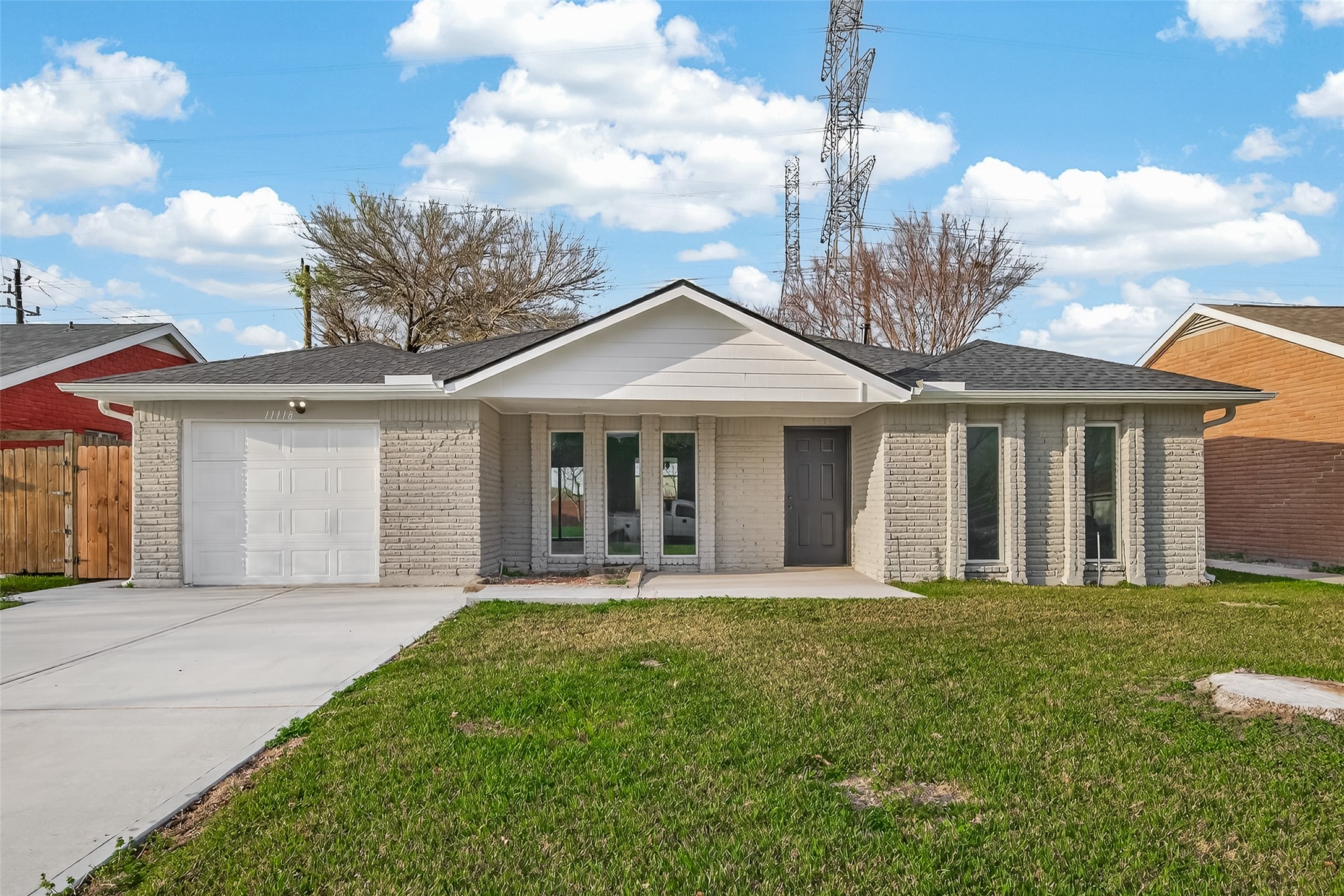 11118 Stroud Drive Property Photo 1
