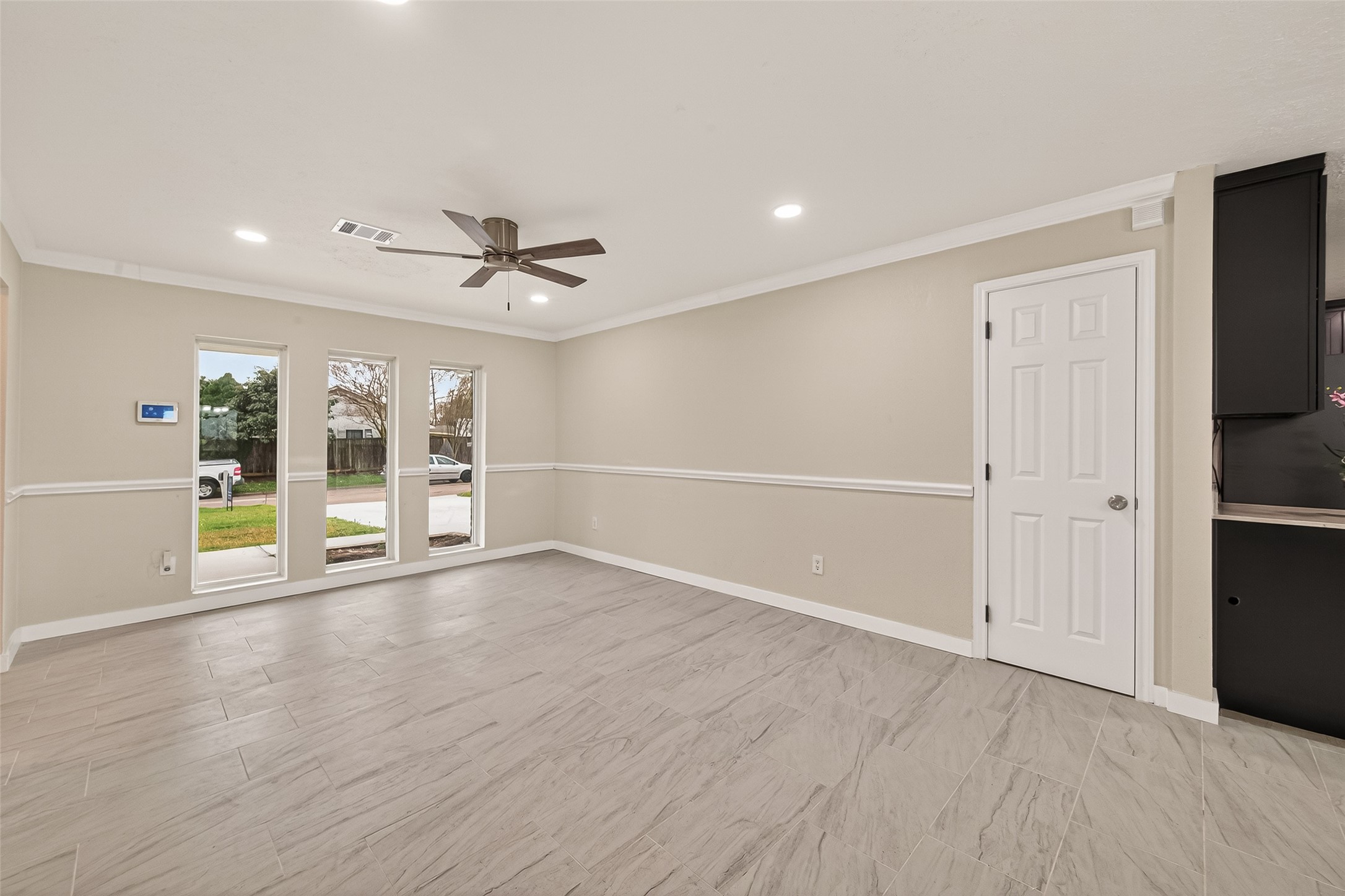 11118 Stroud Drive Property Photo 5