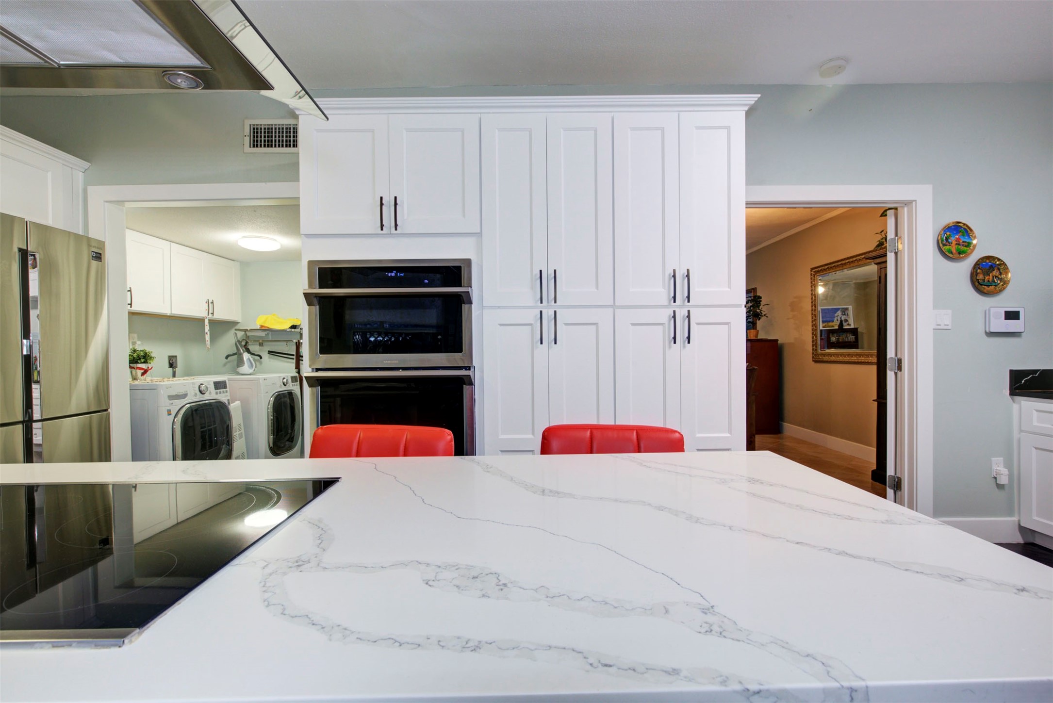 840 Threadneedle Street E 208 Property Photo 6