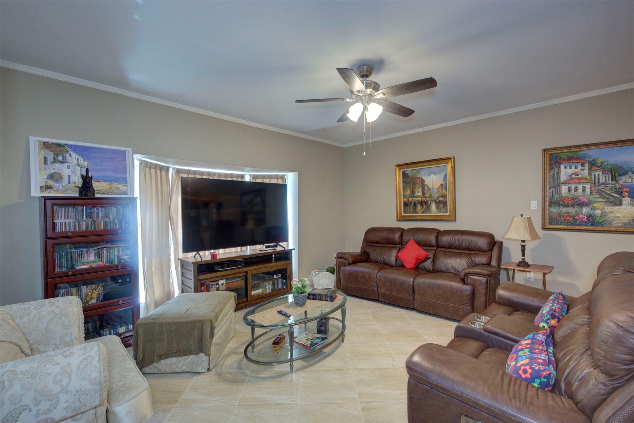 840 Threadneedle Street E 208 Property Photo 10