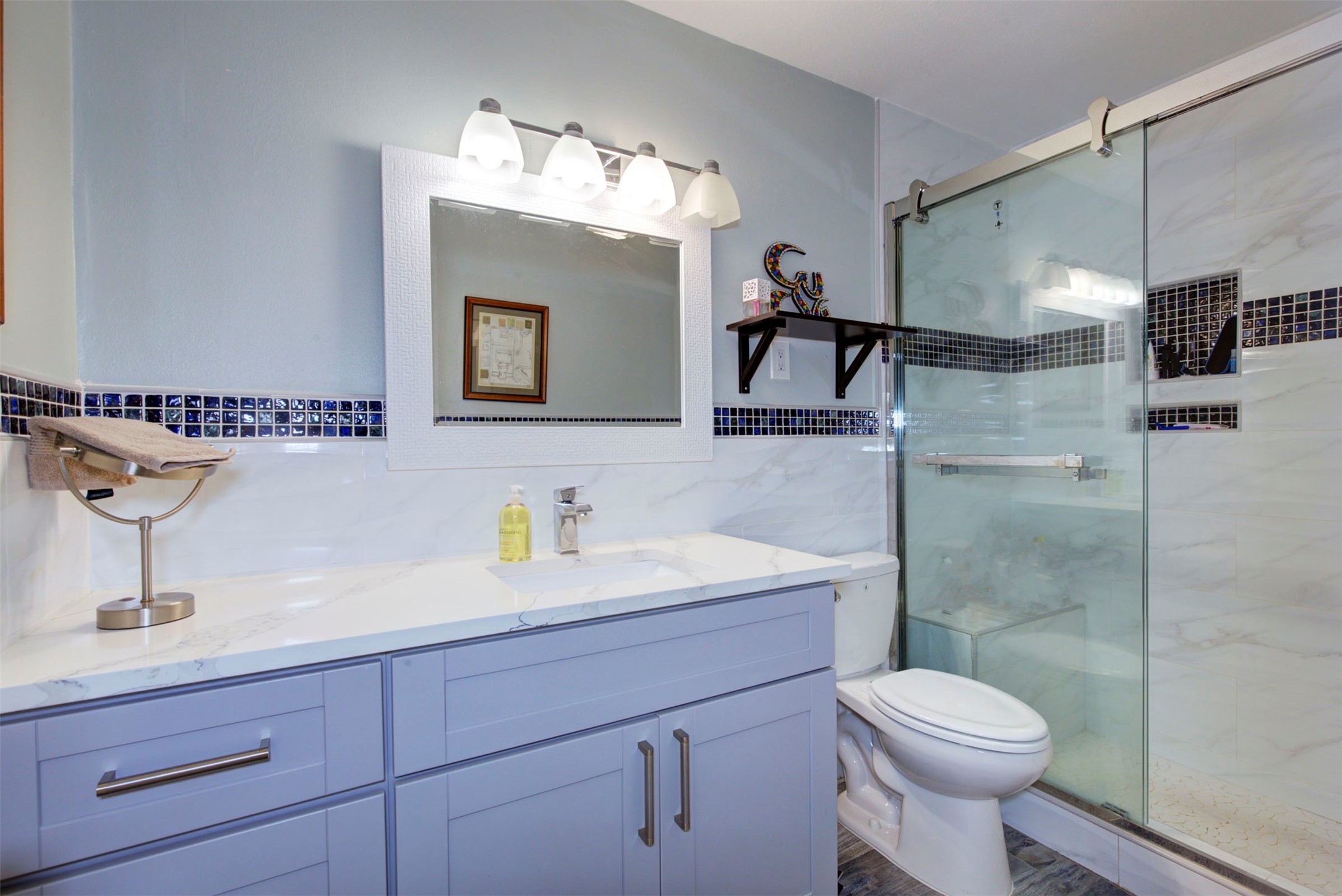 840 Threadneedle Street E 208 Property Photo 24