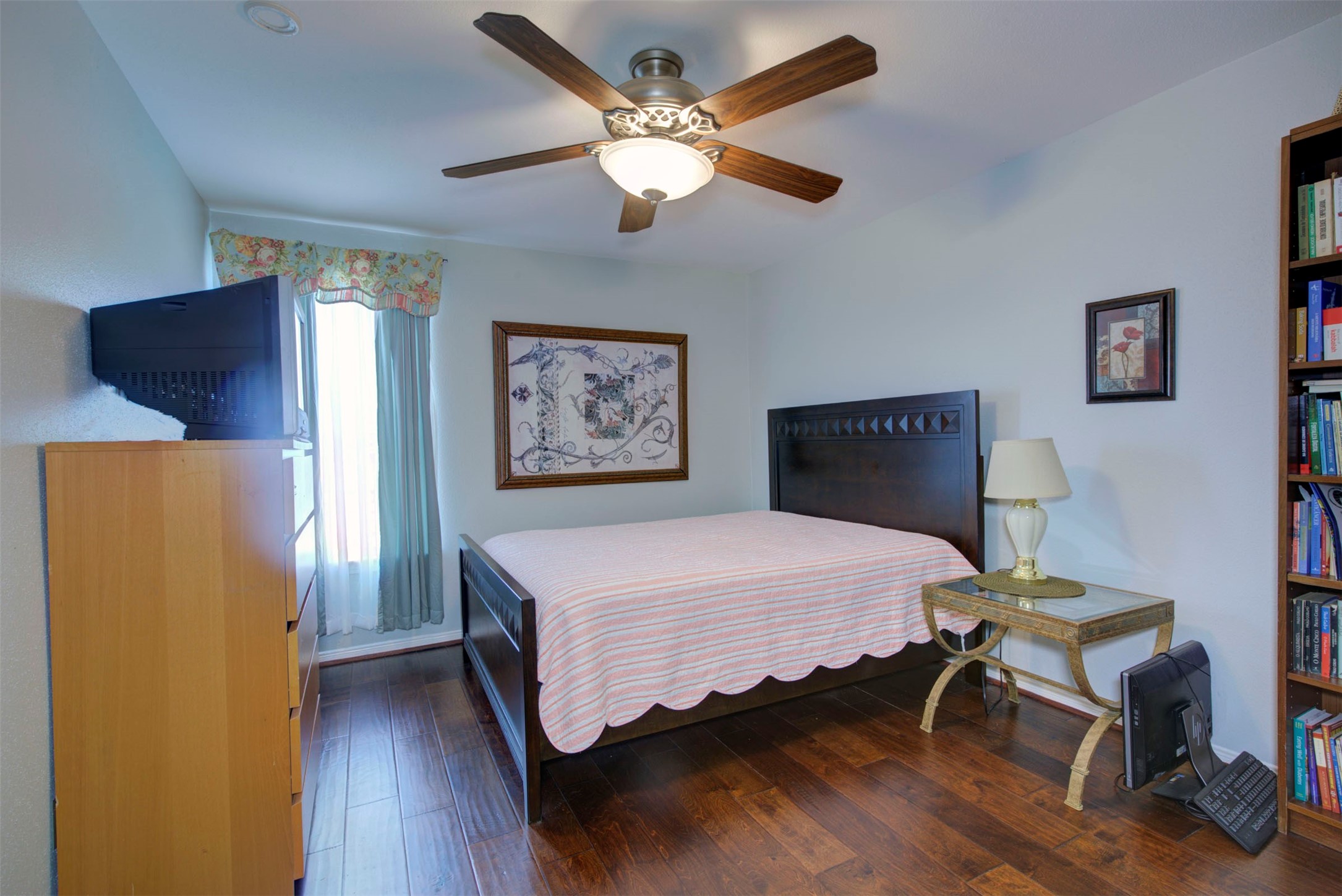 840 Threadneedle Street E 208 Property Photo 26