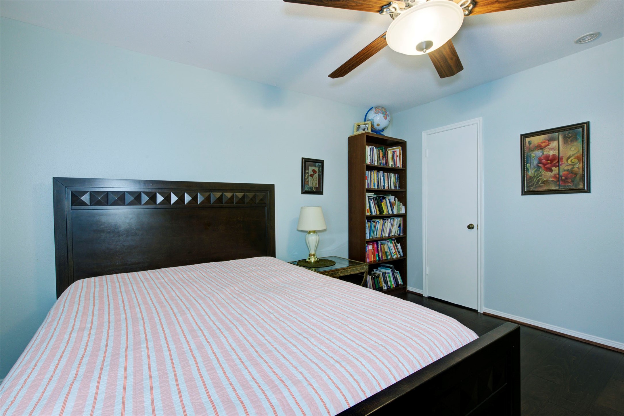 840 Threadneedle Street E 208 Property Photo 27