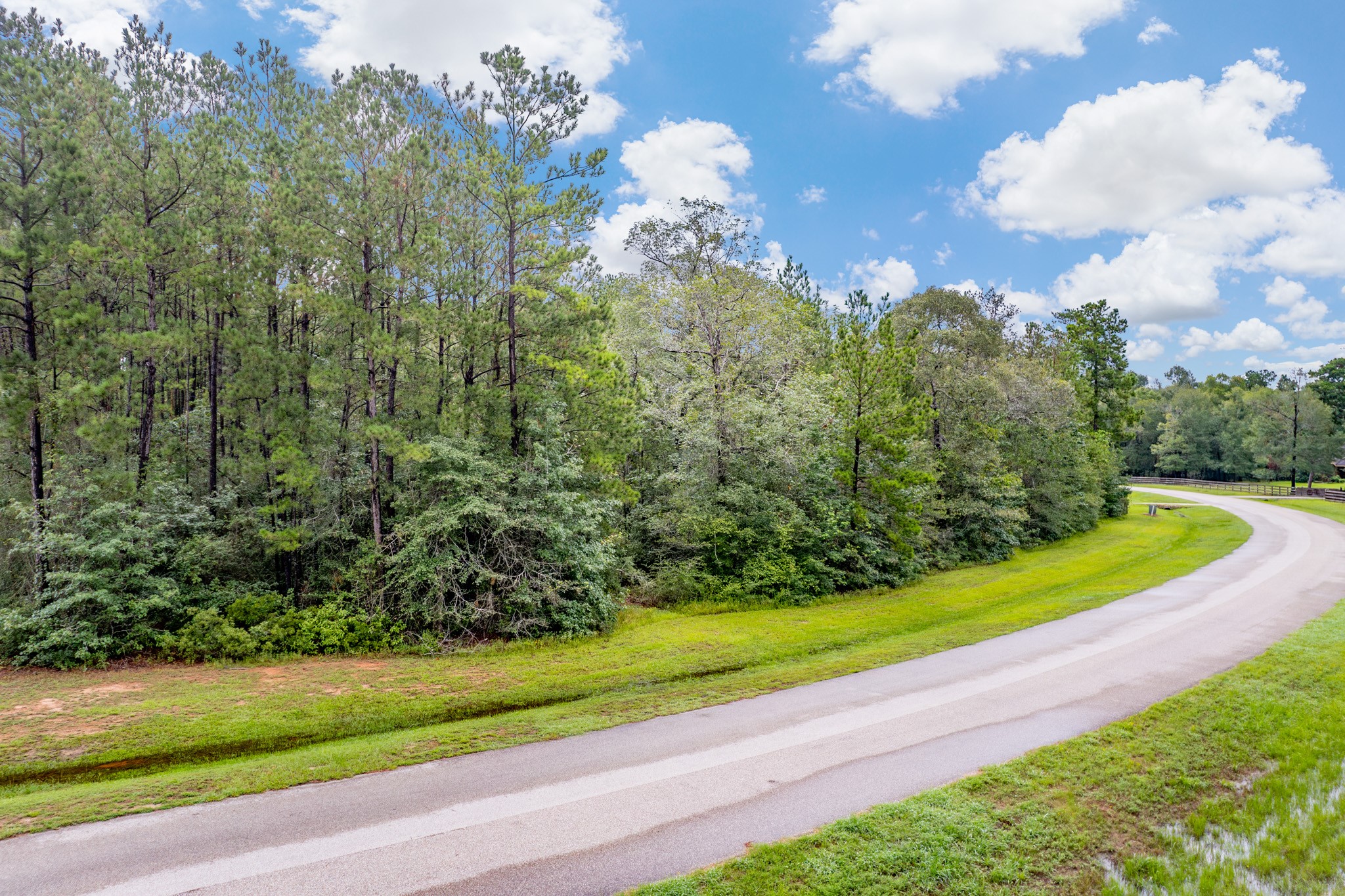 21188 Grant Lake Circle Property Photo 3