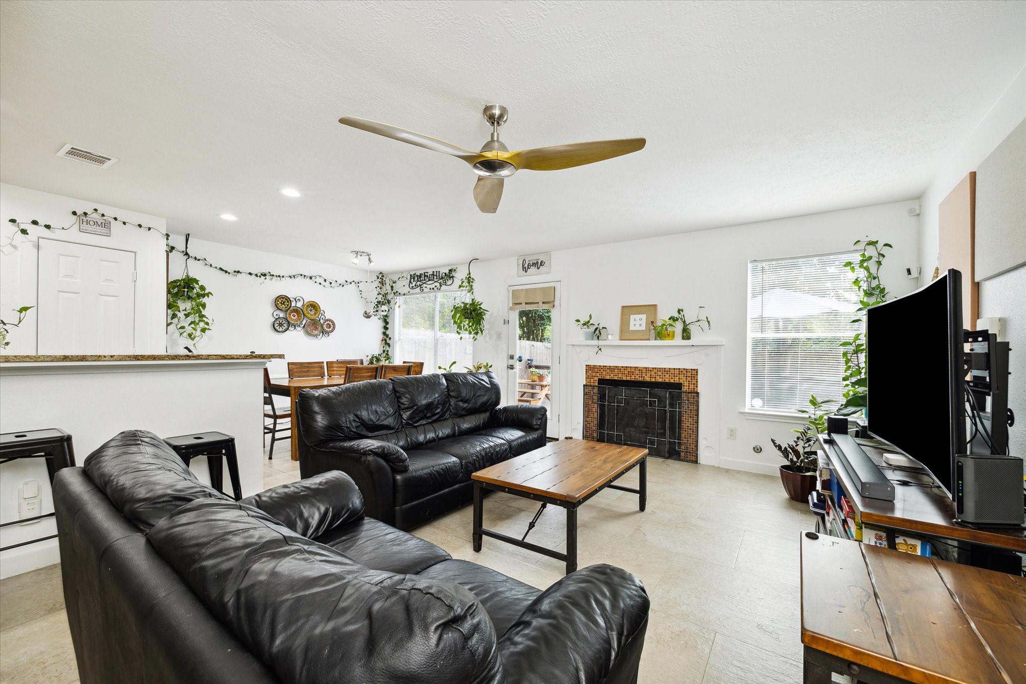 151 Anise Tree Place Property Photo 4