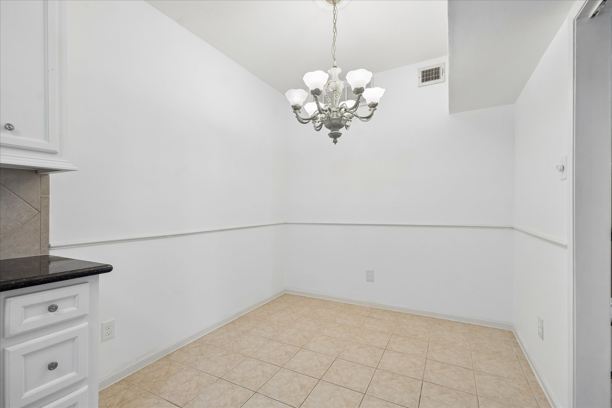 2100 Tanglewilde Street 538 Property Photo 4