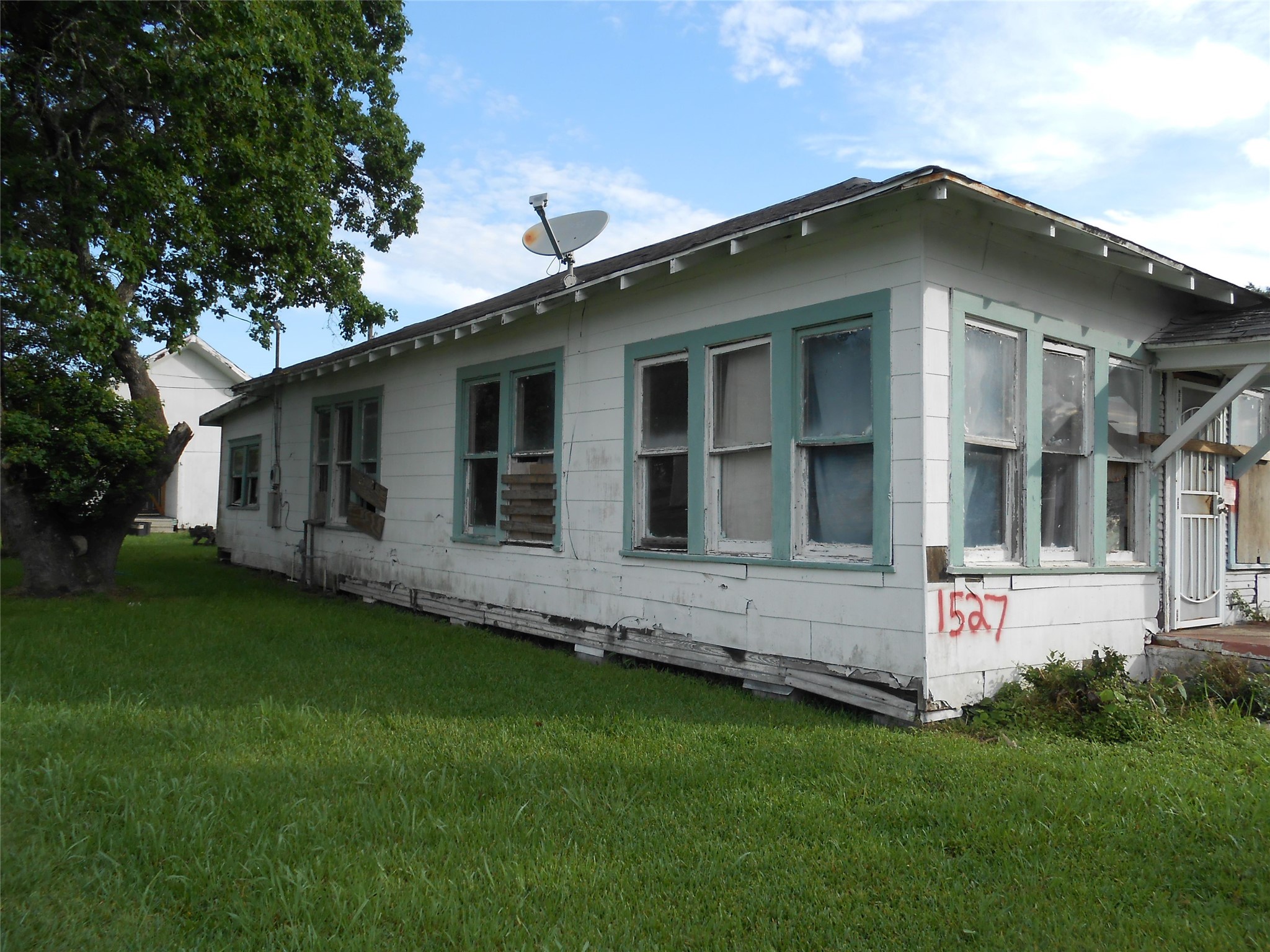 1527 14th Street Property Photo 2