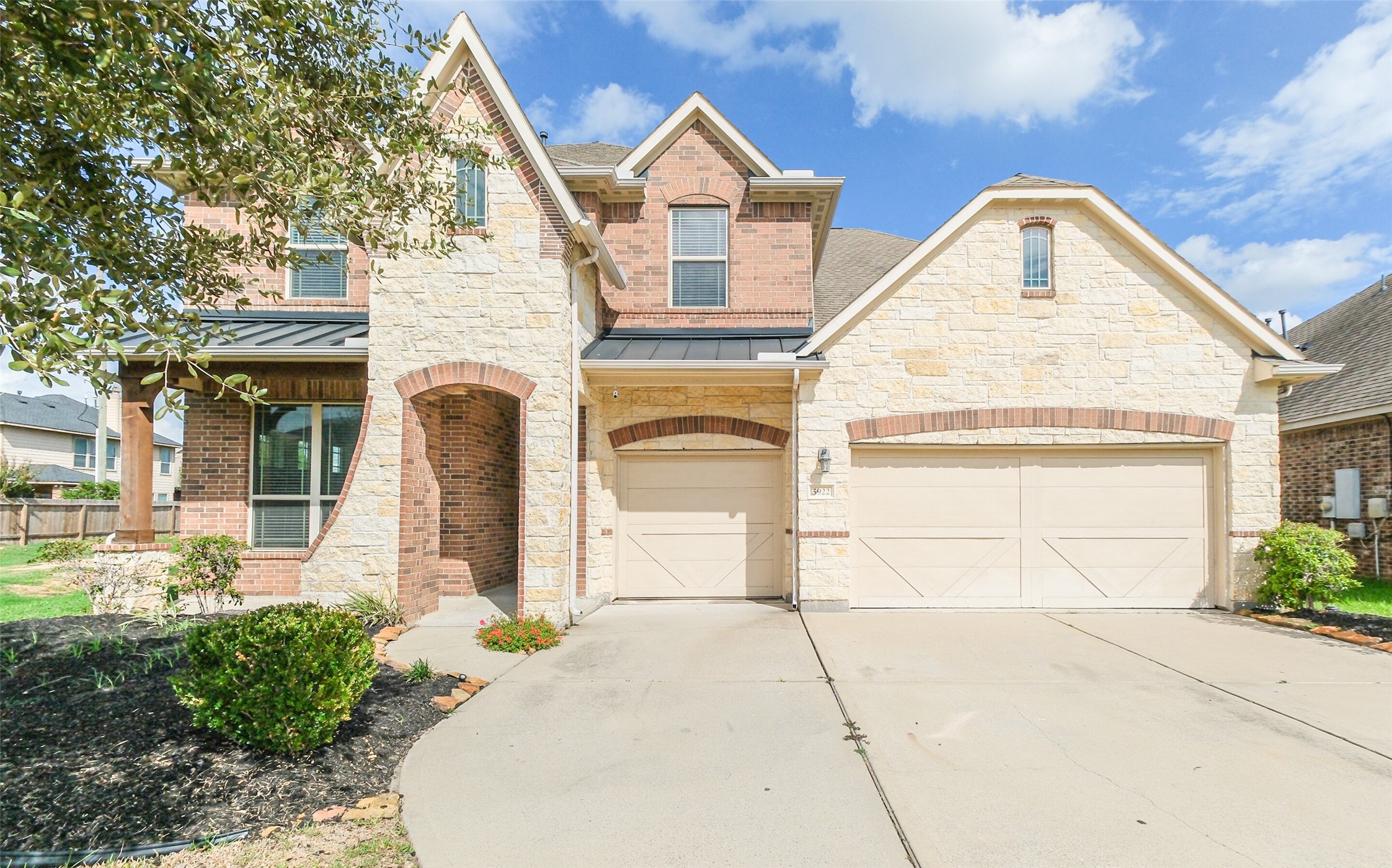 5922 Northcrest Village Way Property Photo 2