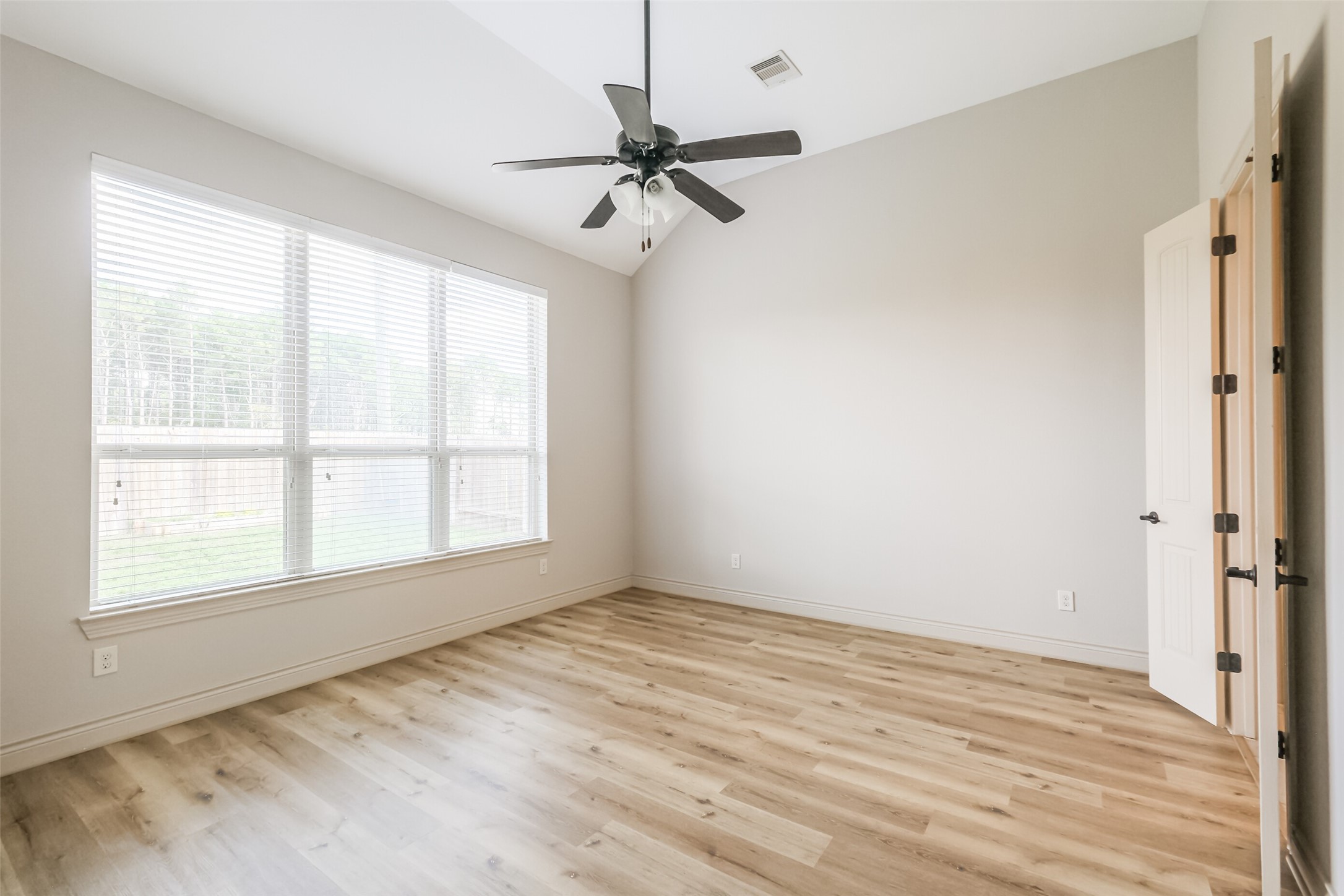 5922 Northcrest Village Way Property Photo 27