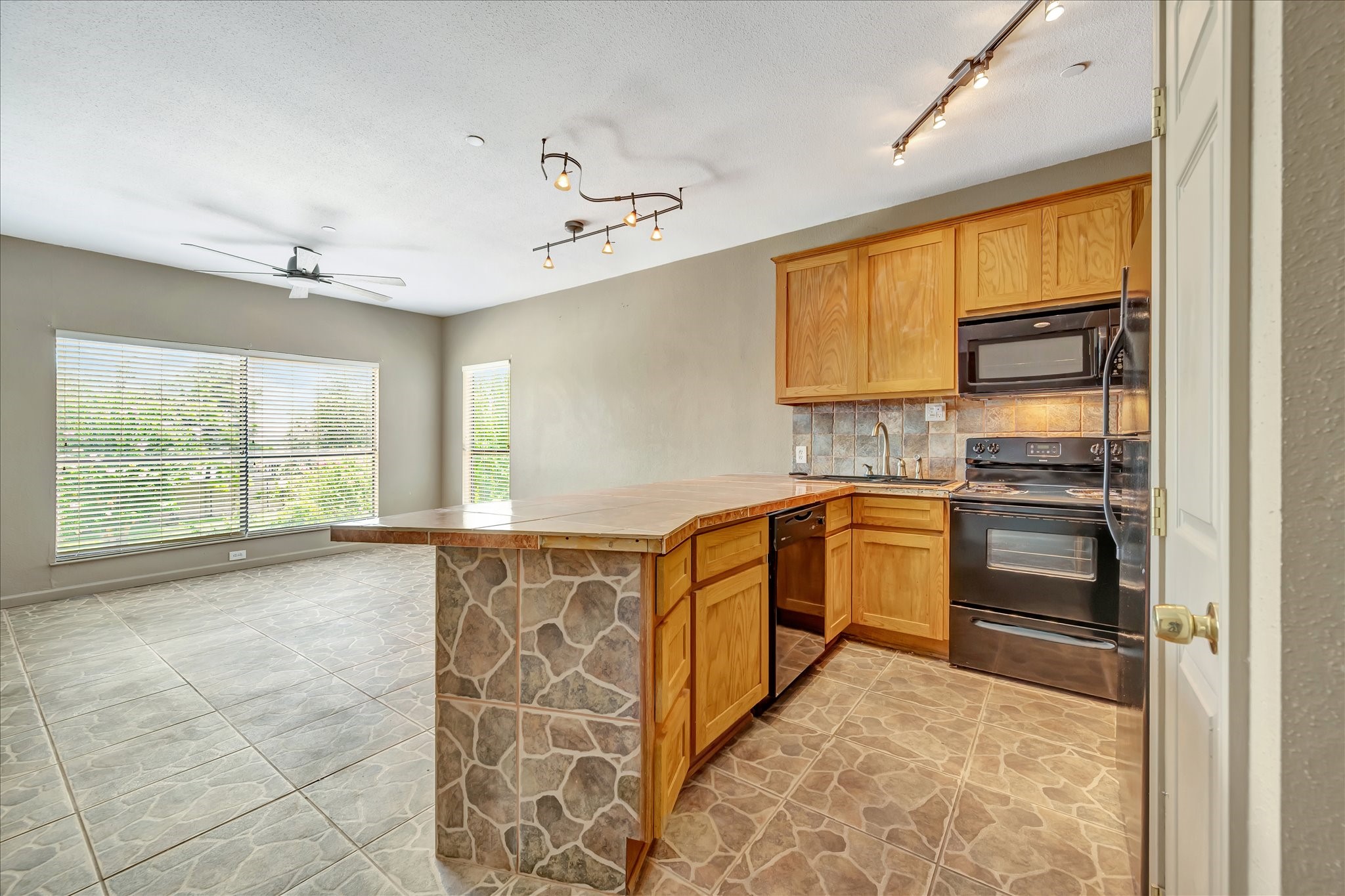 793 Davis Road 112 Property Photo 24