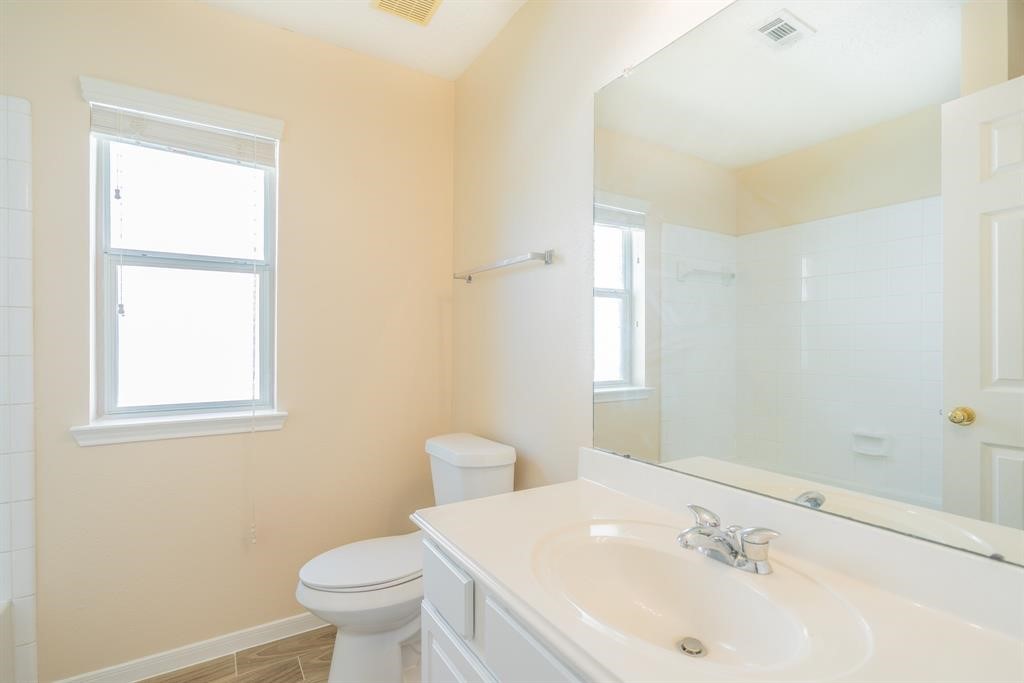 2227 Laurel River Bend Property Photo 13