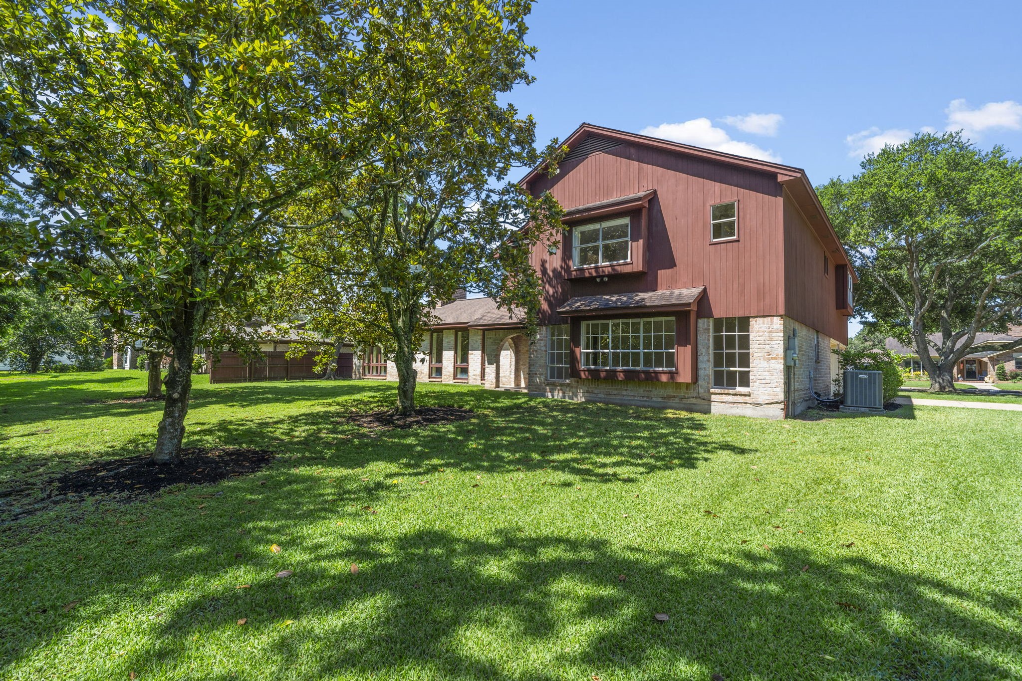 2011 Briar Lane Property Photo 1