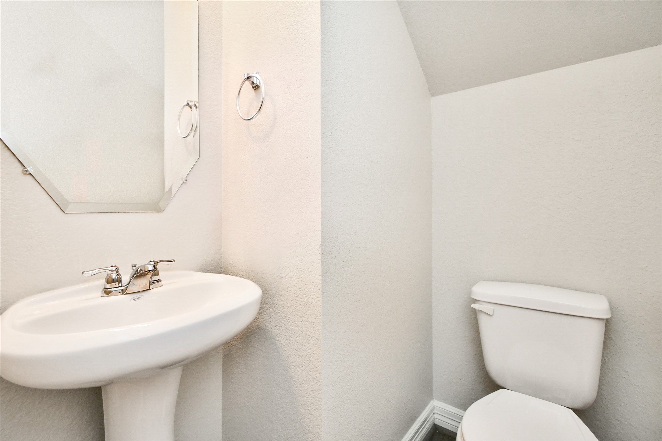 18225 Crystal Knoll Drive Property Photo 11