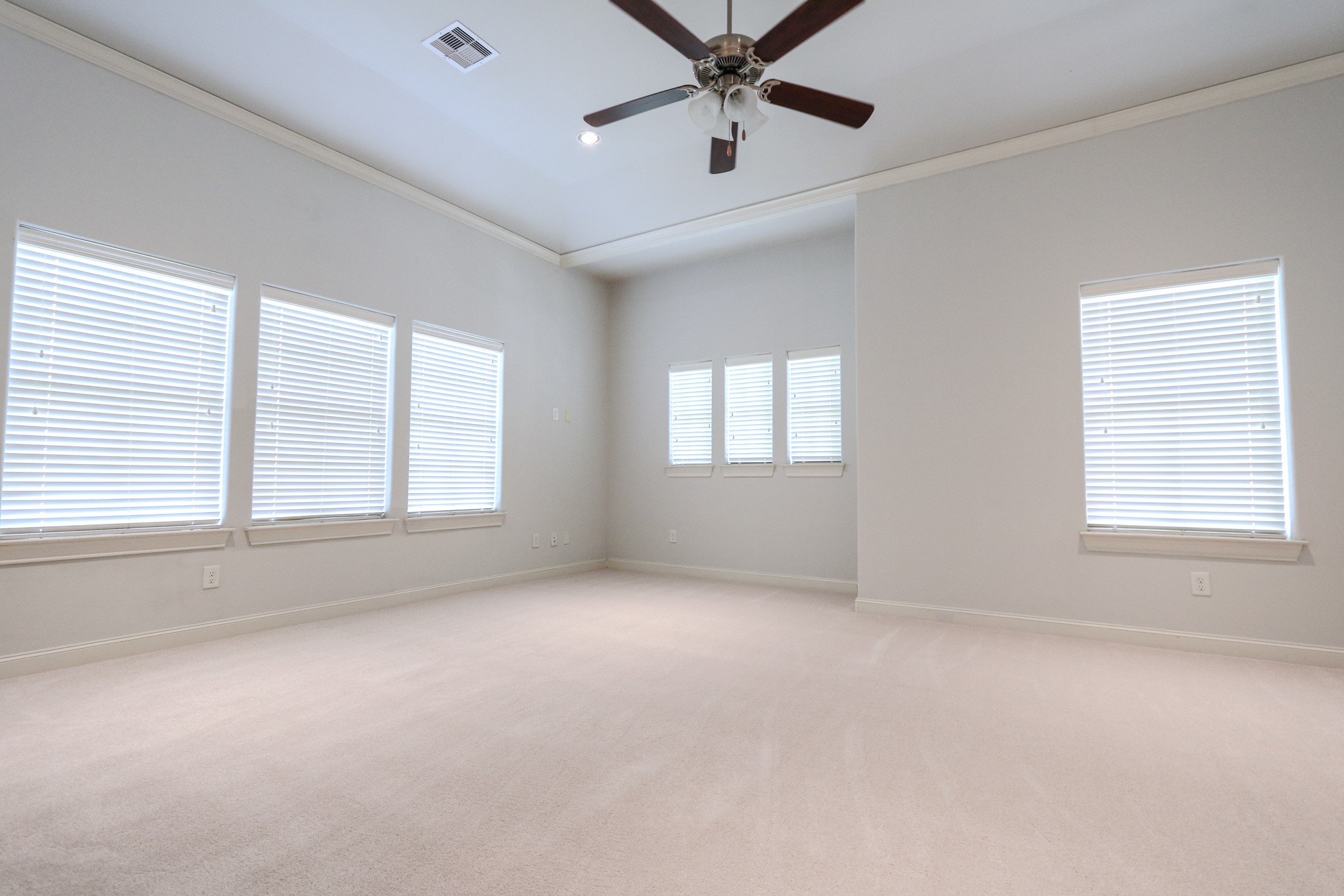 2037 Fannin Station N Property Photo 28