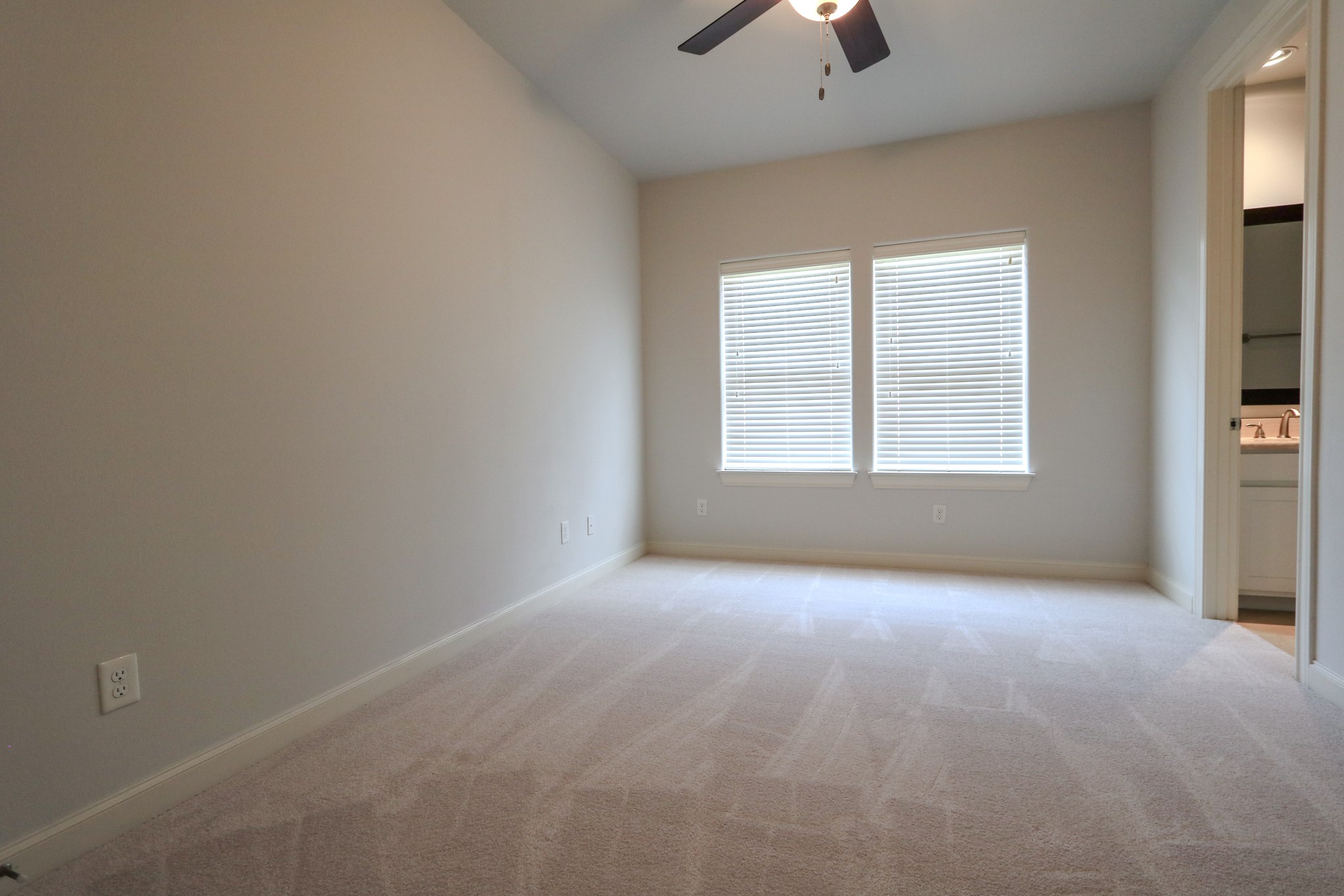 2037 Fannin Station N Property Photo 35