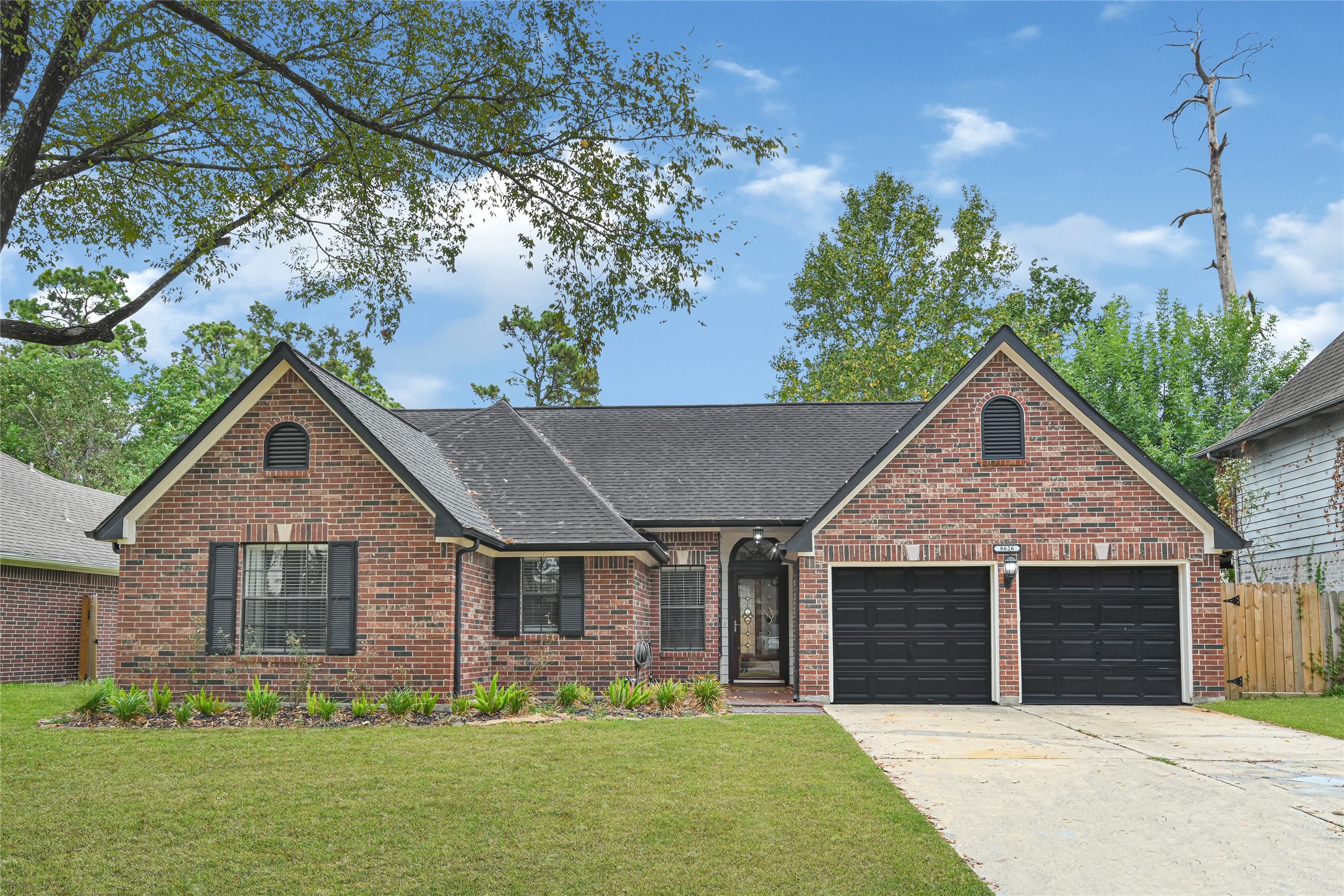 8626 Summit Pines Drive Property Photo 1