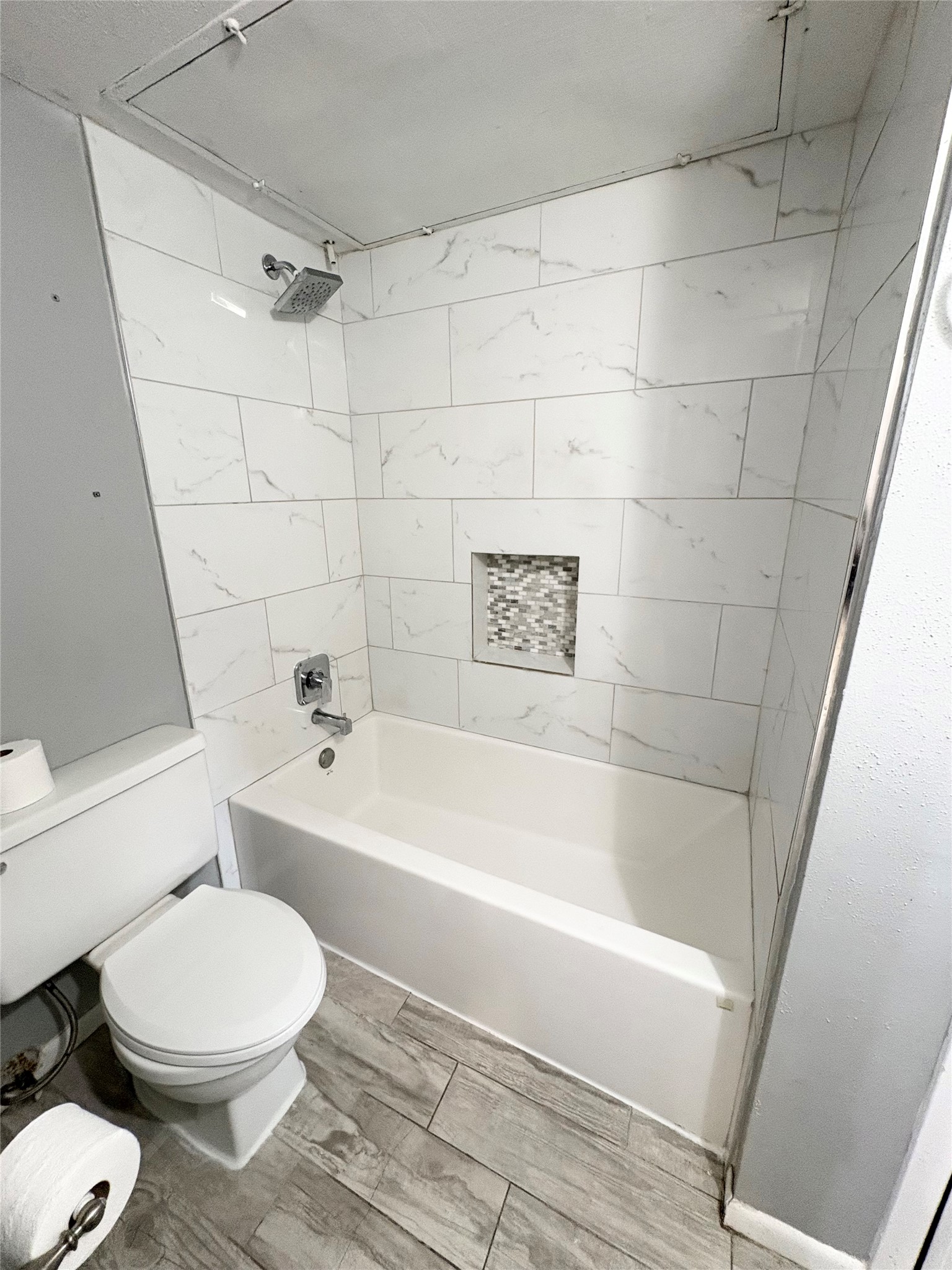 3015 Walnut Bend Lane 13 Property Photo 11