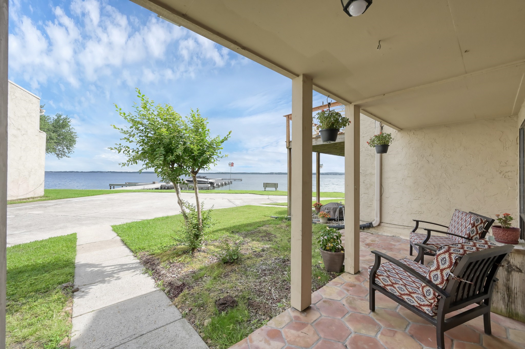 33 Regency Point Property Photo 2