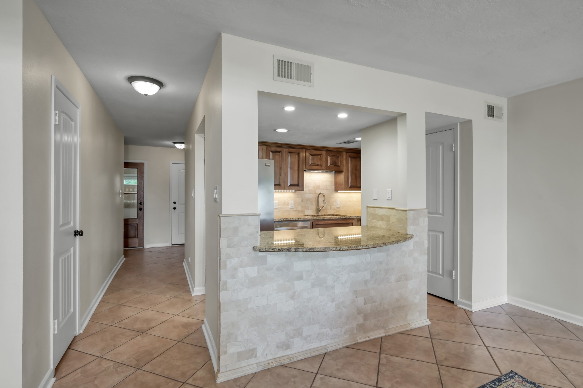 33 Regency Point Property Photo 5