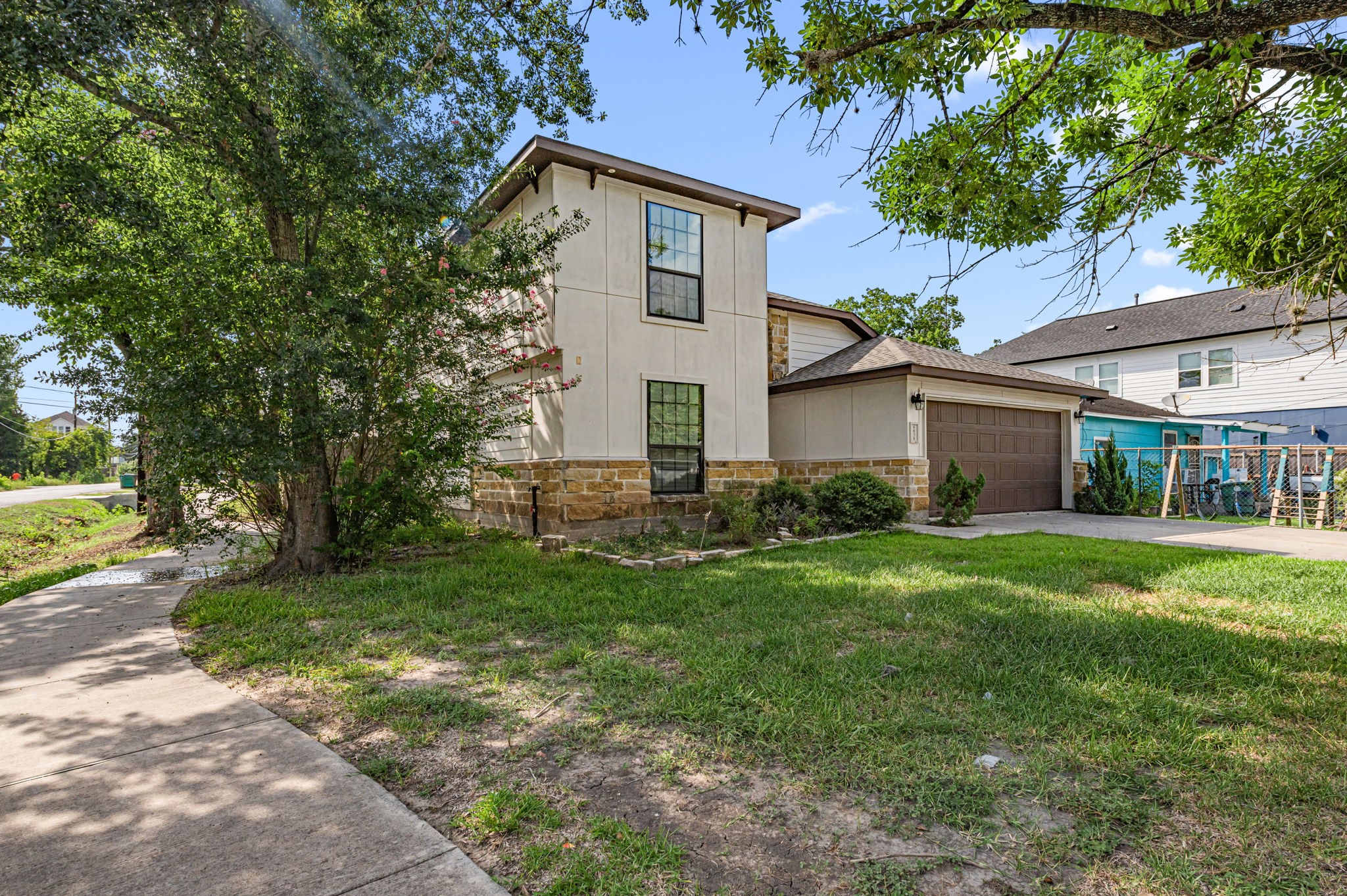 6838 Foster Street Property Photo 3