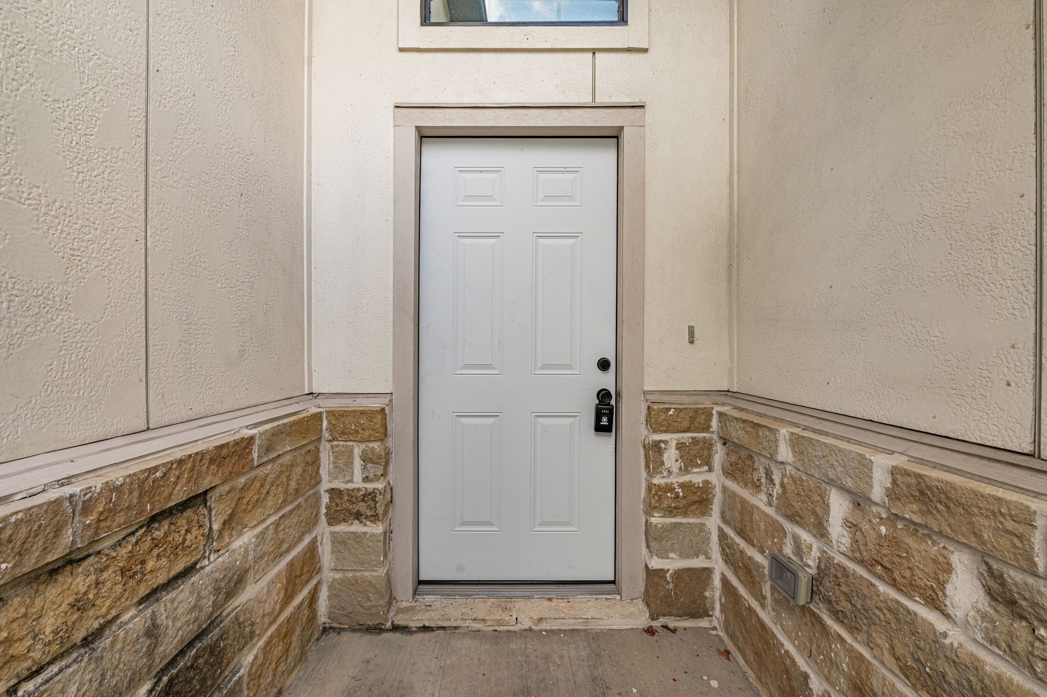 6838 Foster Street Property Photo 4
