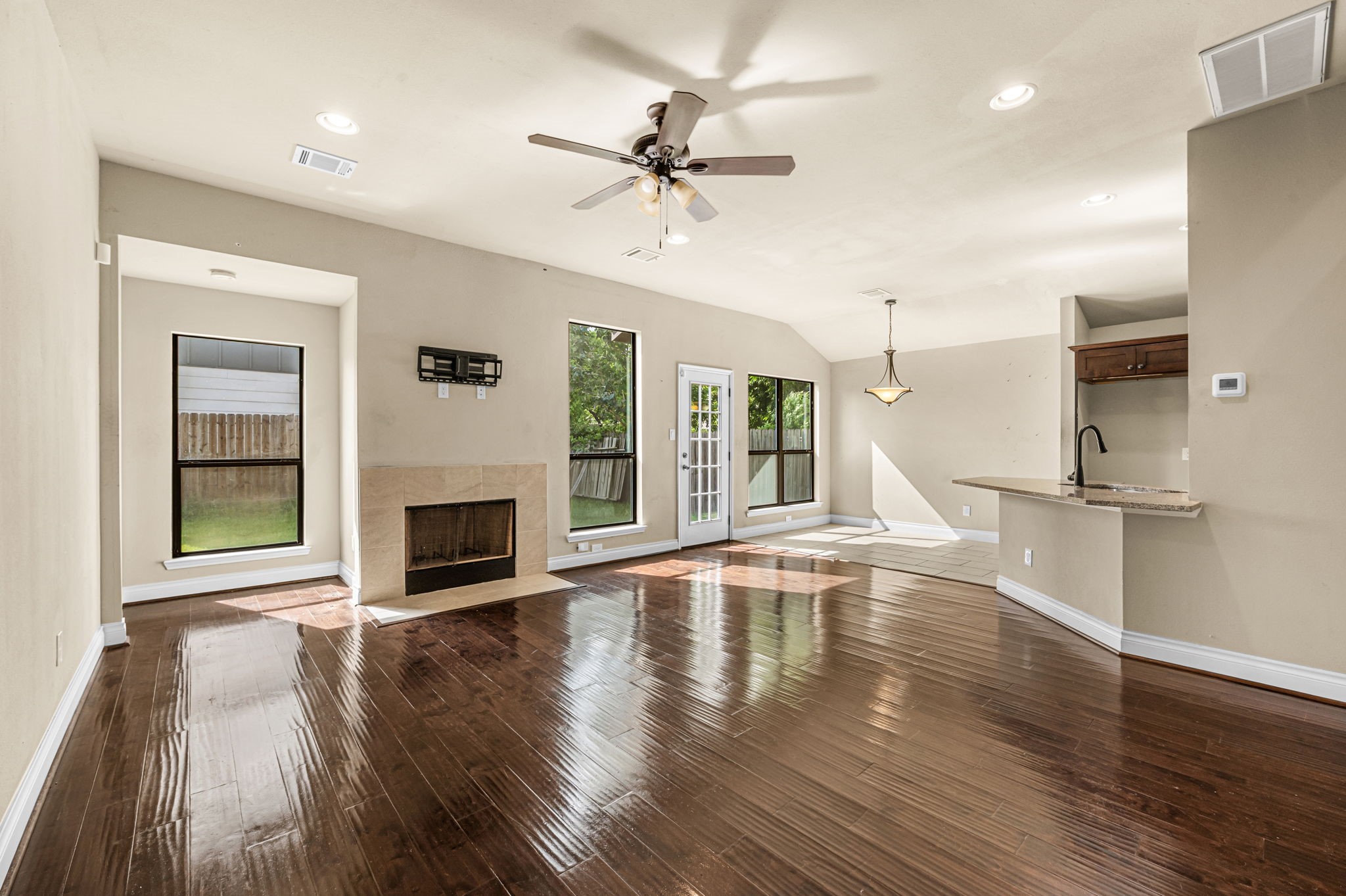6838 Foster Street Property Photo 6