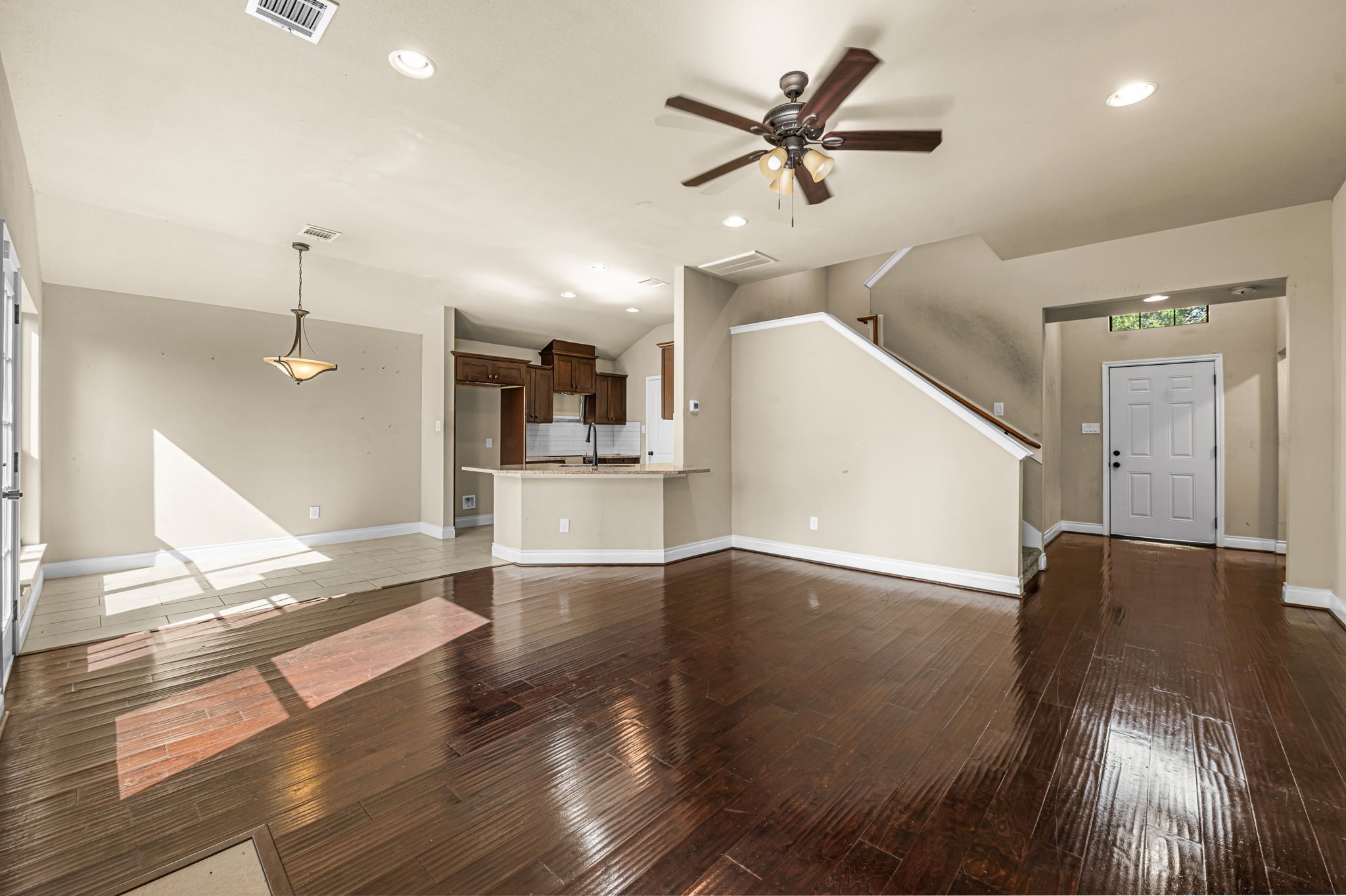 6838 Foster Street Property Photo 7