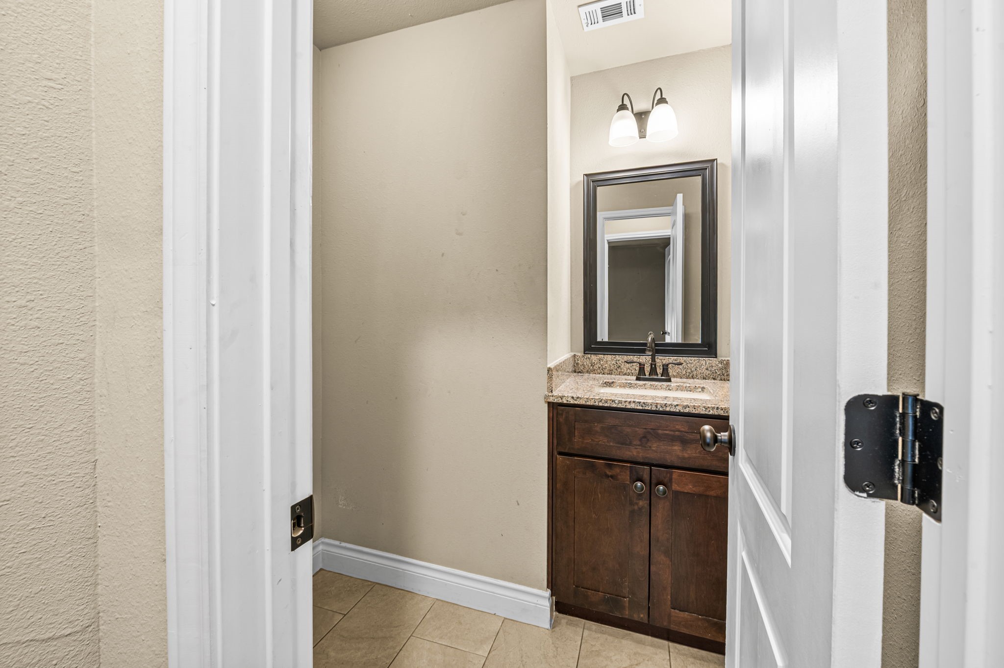 6838 Foster Street Property Photo 18