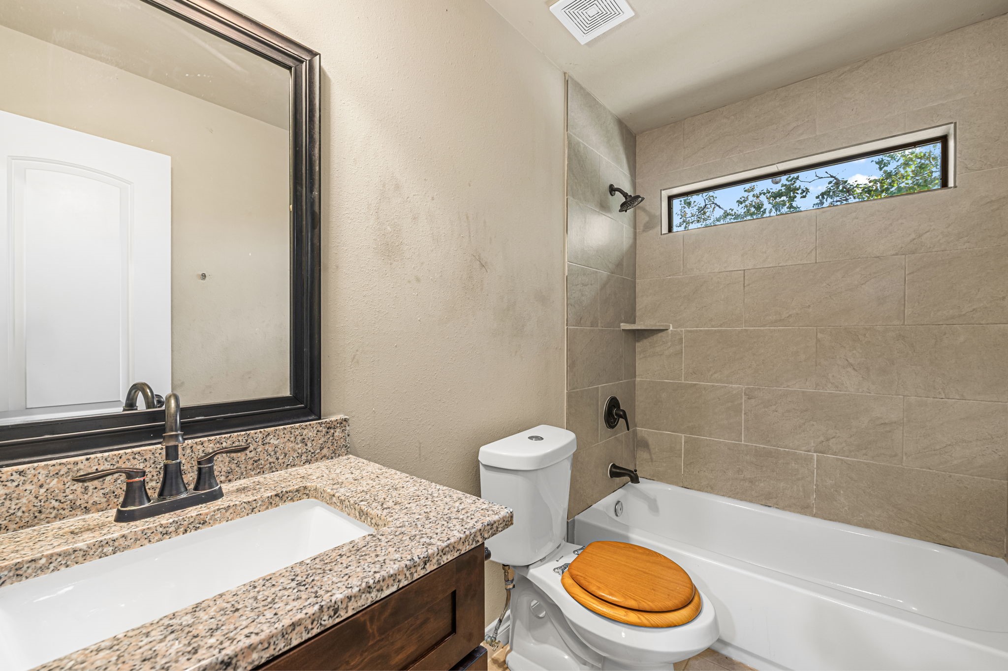 6838 Foster Street Property Photo 21