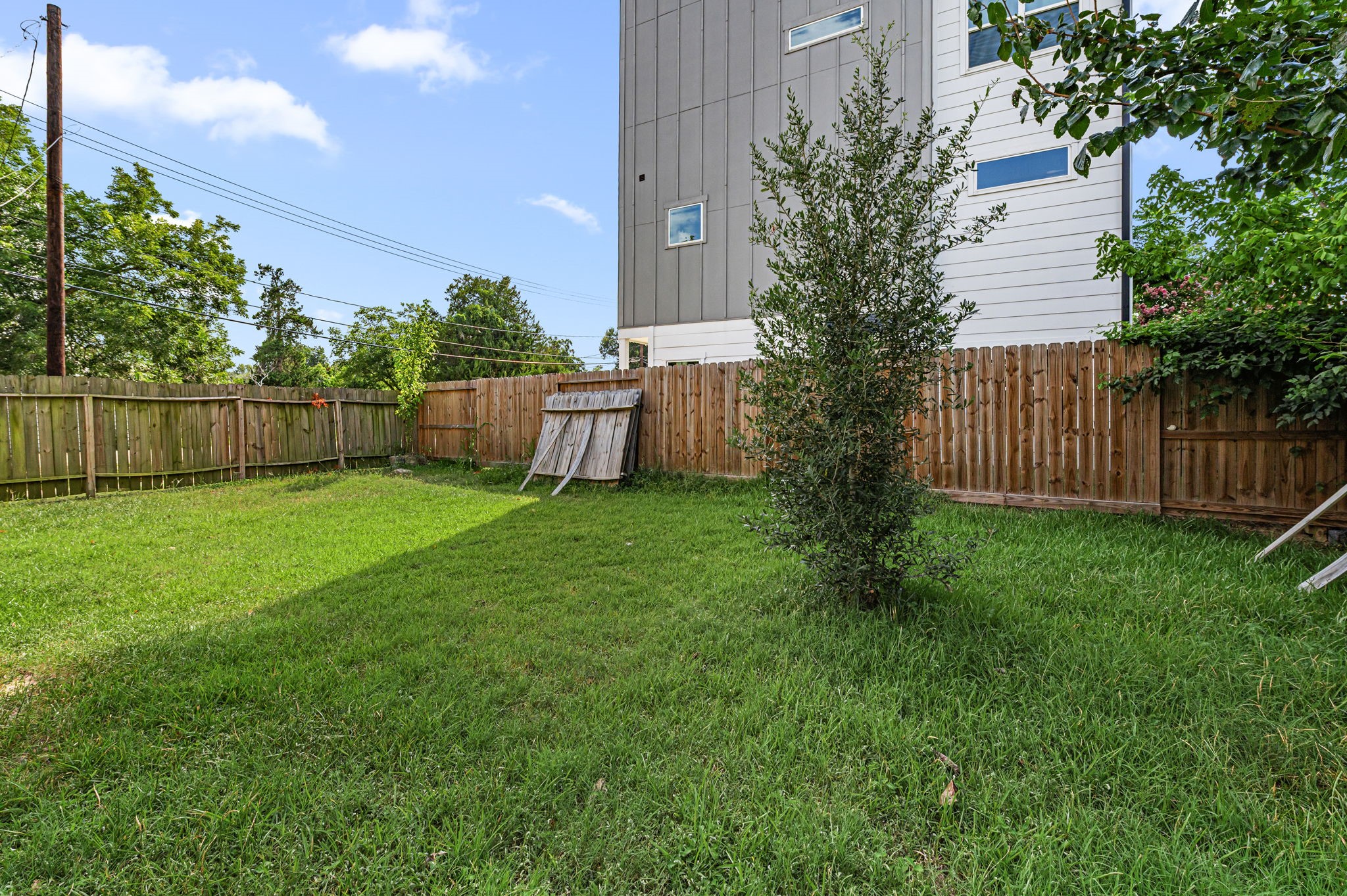 6838 Foster Street Property Photo 23