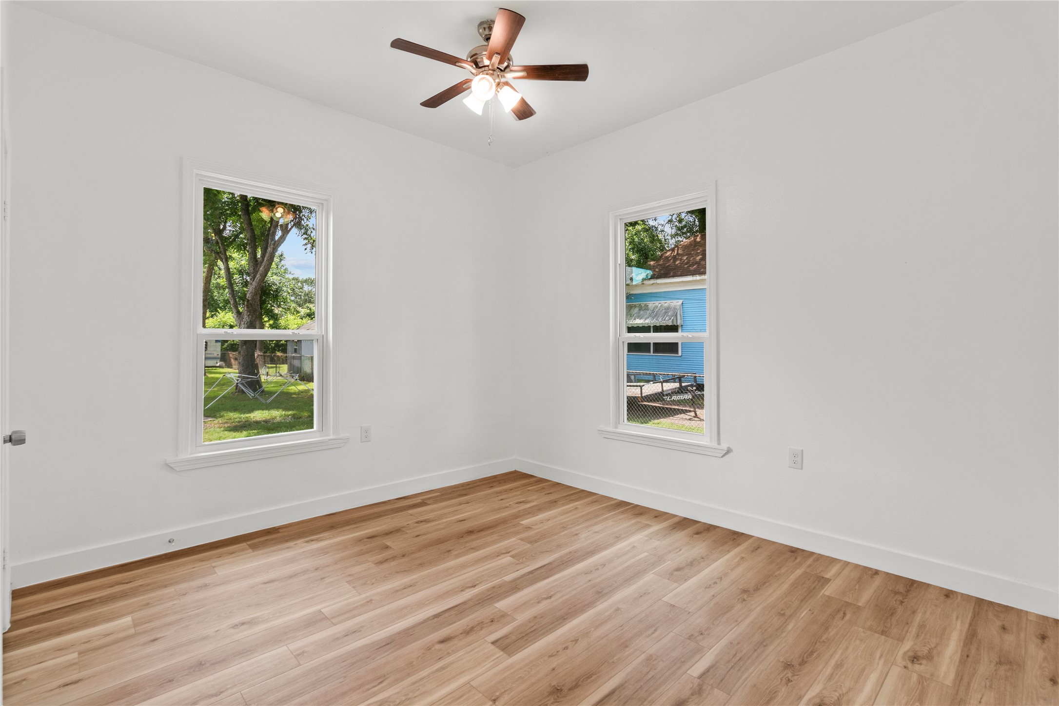 436 E Peach Street B Property Photo 5
