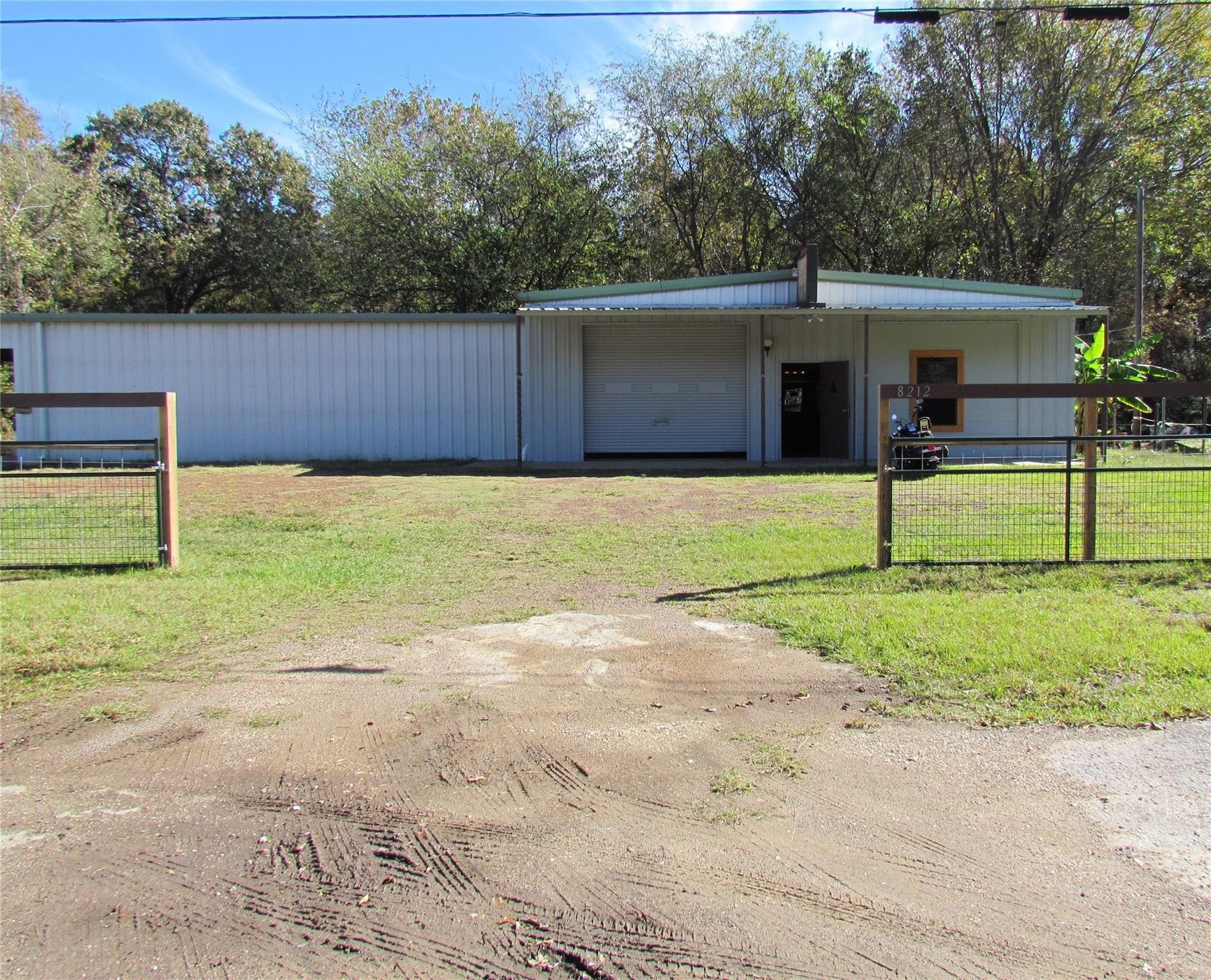 8212 N State Highway 19 Property Photo 1