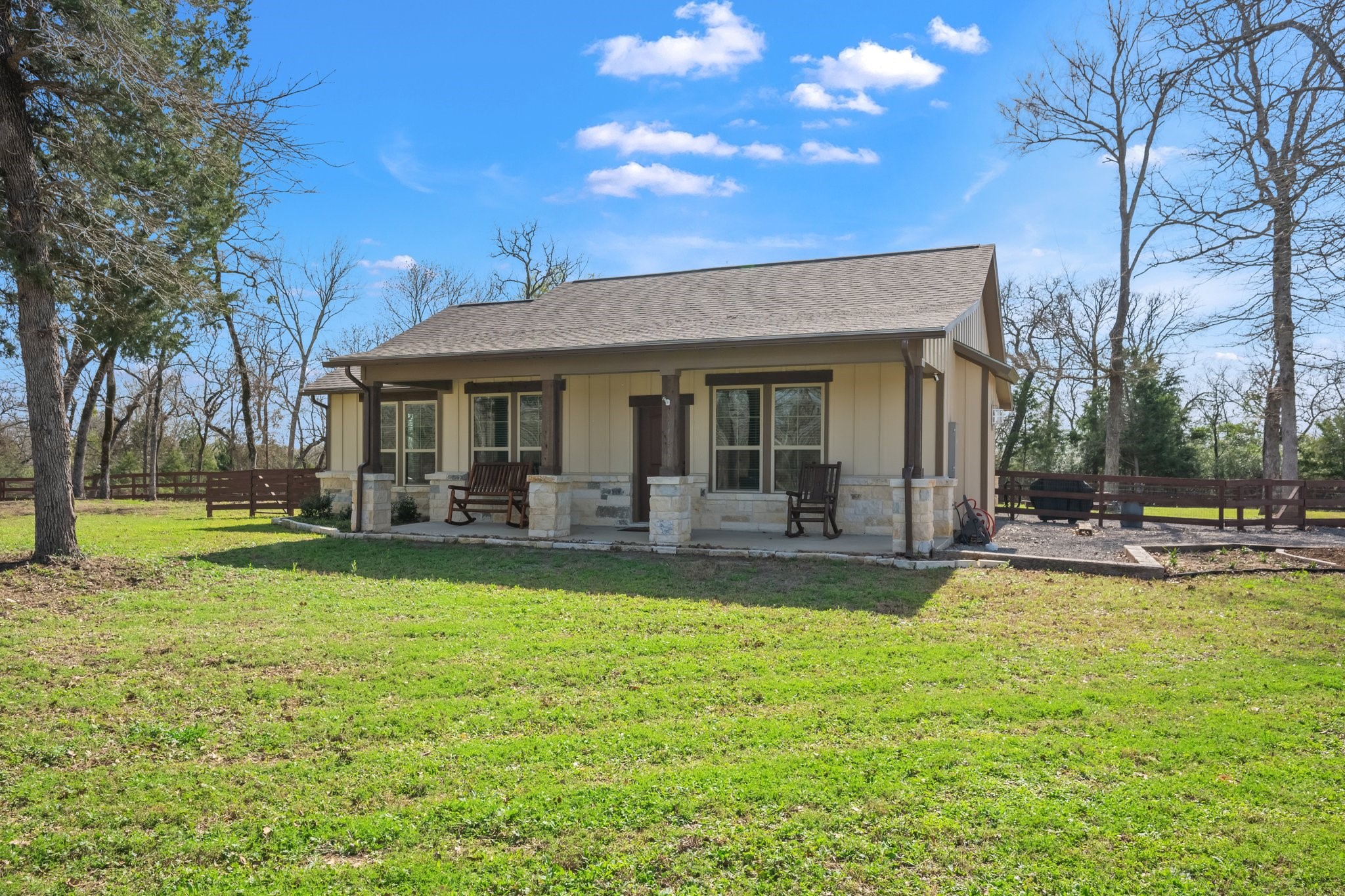 2025 389 Property Photo