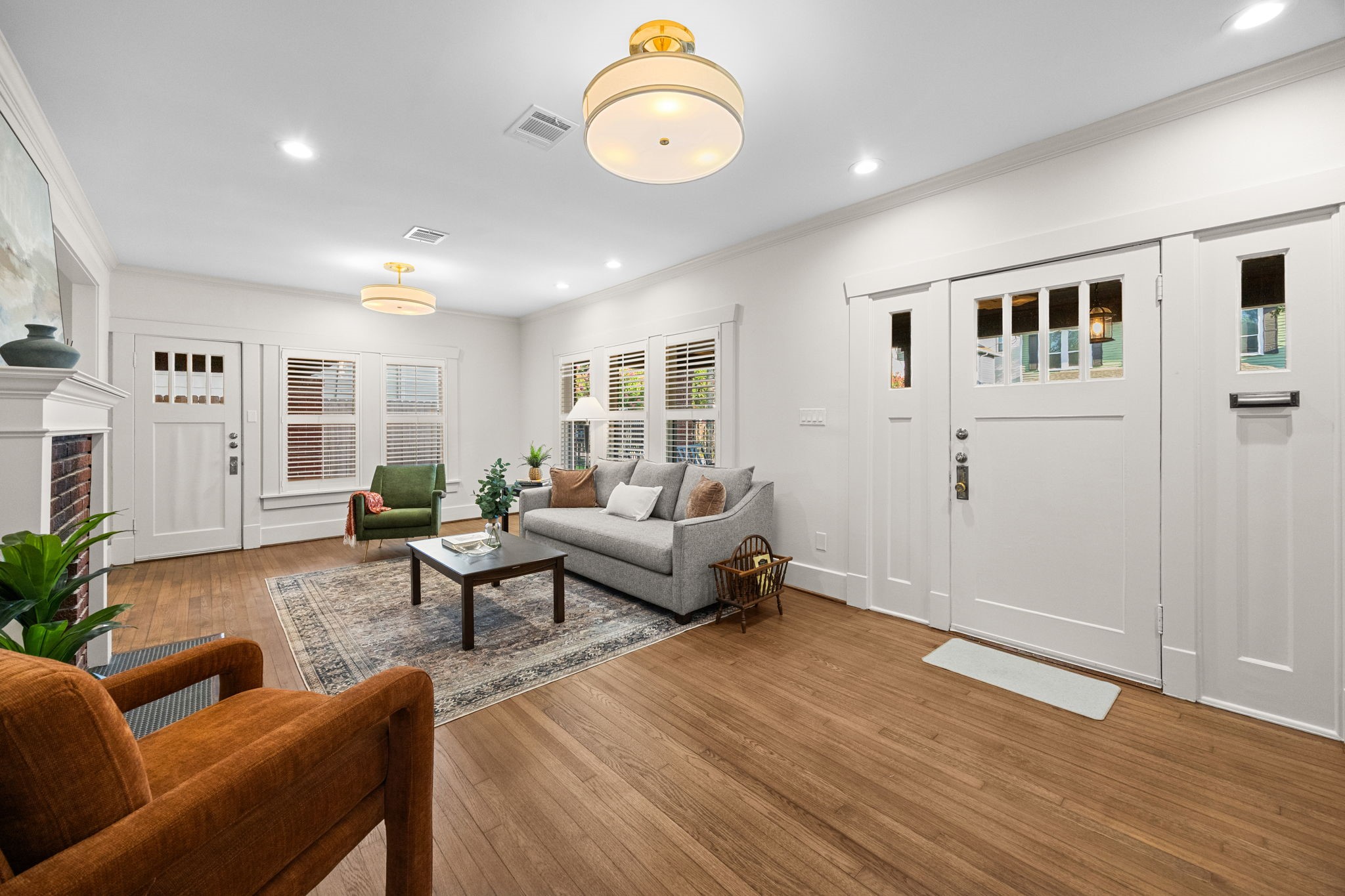 610 Hyde Park Boulevard Property Photo 3