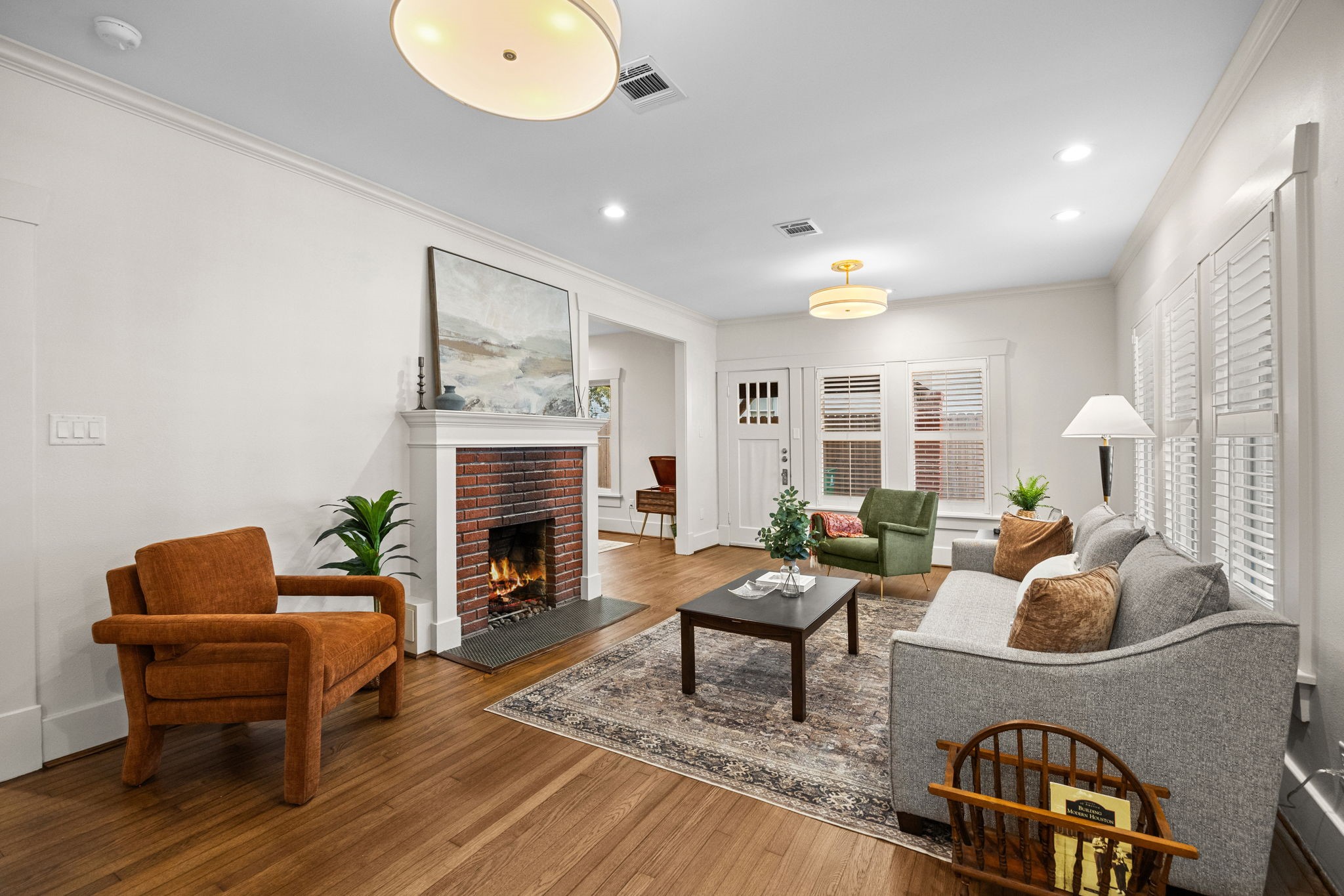 610 Hyde Park Boulevard Property Photo 4