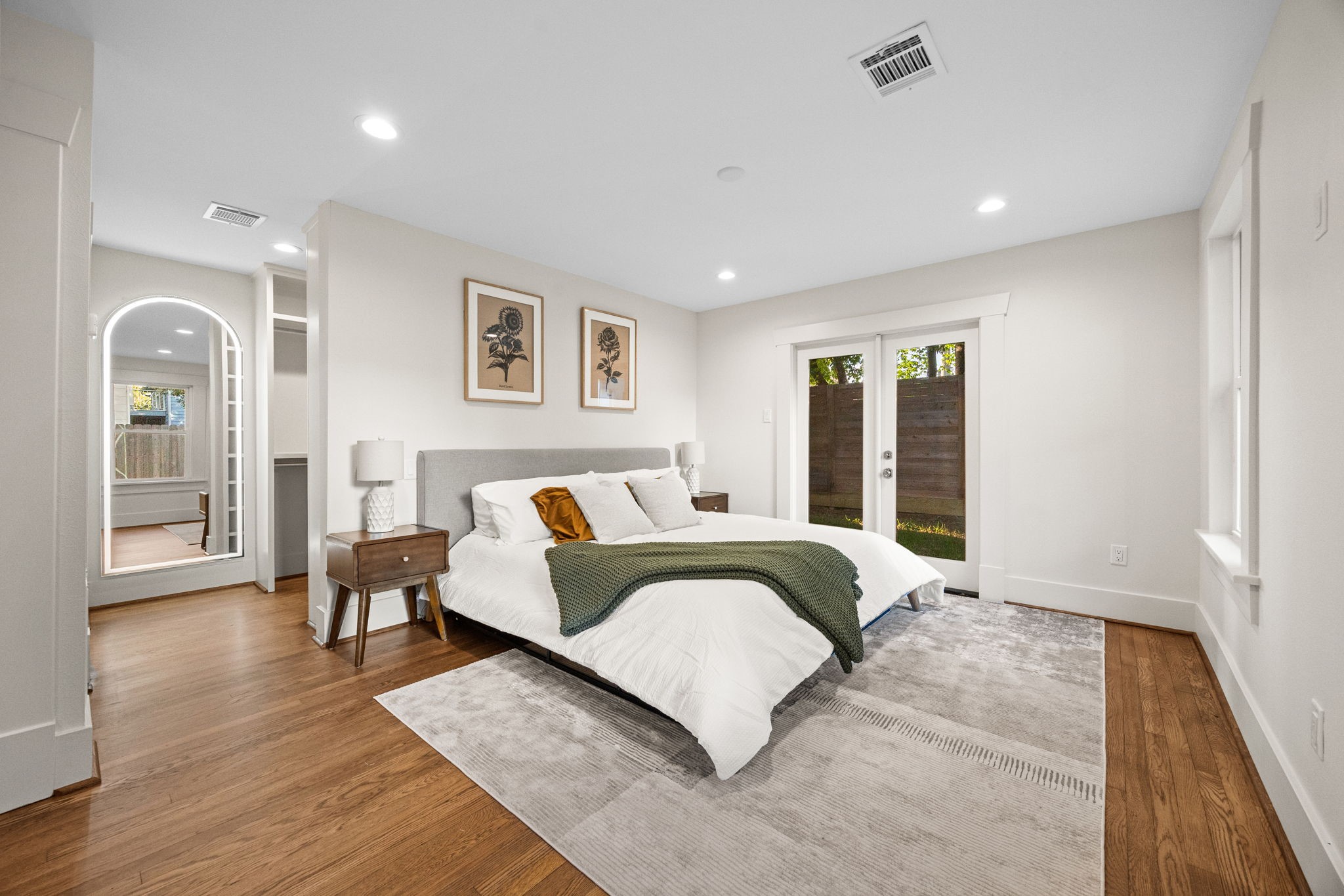610 Hyde Park Boulevard Property Photo 15