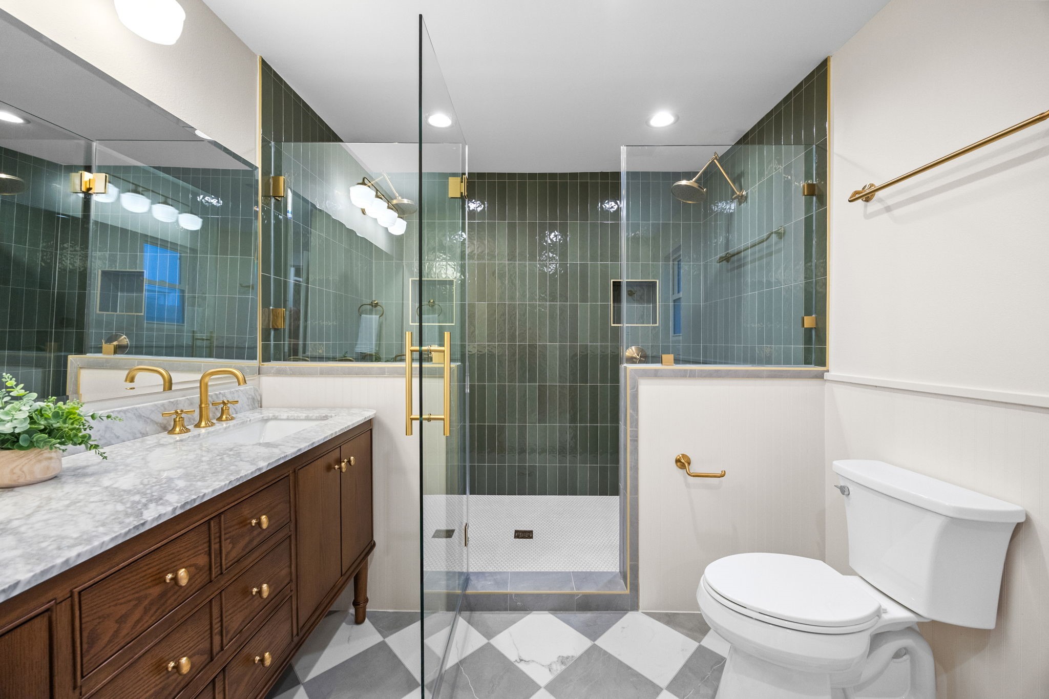 610 Hyde Park Boulevard Property Photo 19