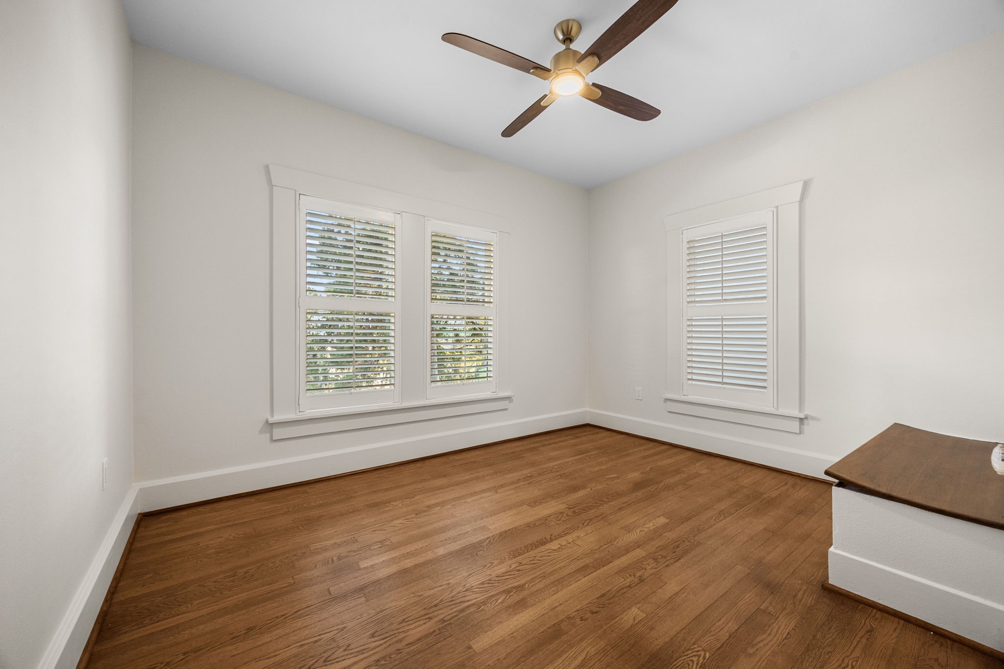 610 Hyde Park Boulevard Property Photo 22