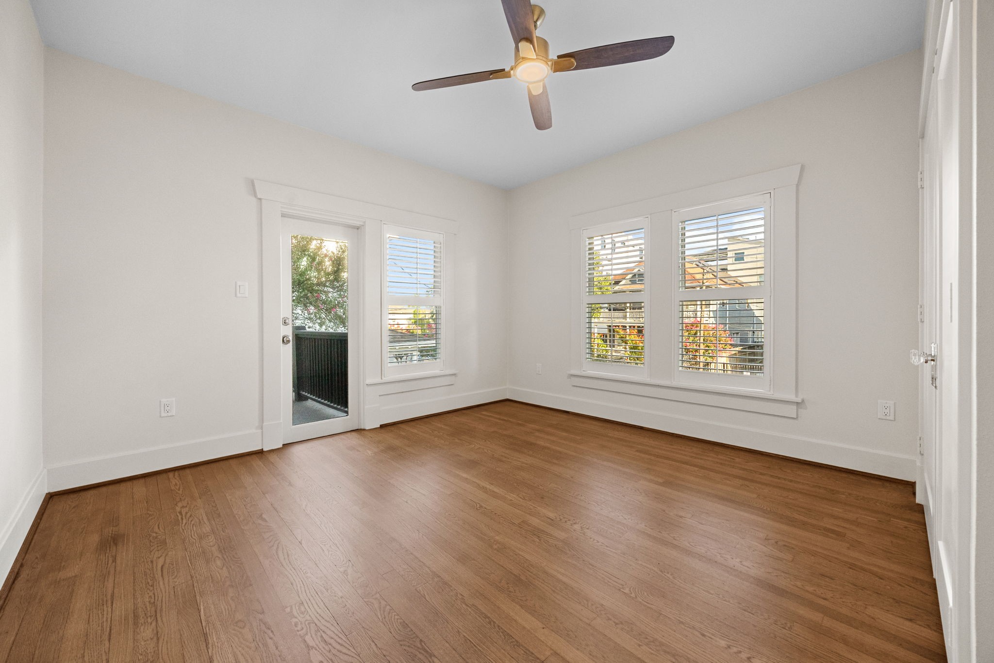 610 Hyde Park Boulevard Property Photo 25