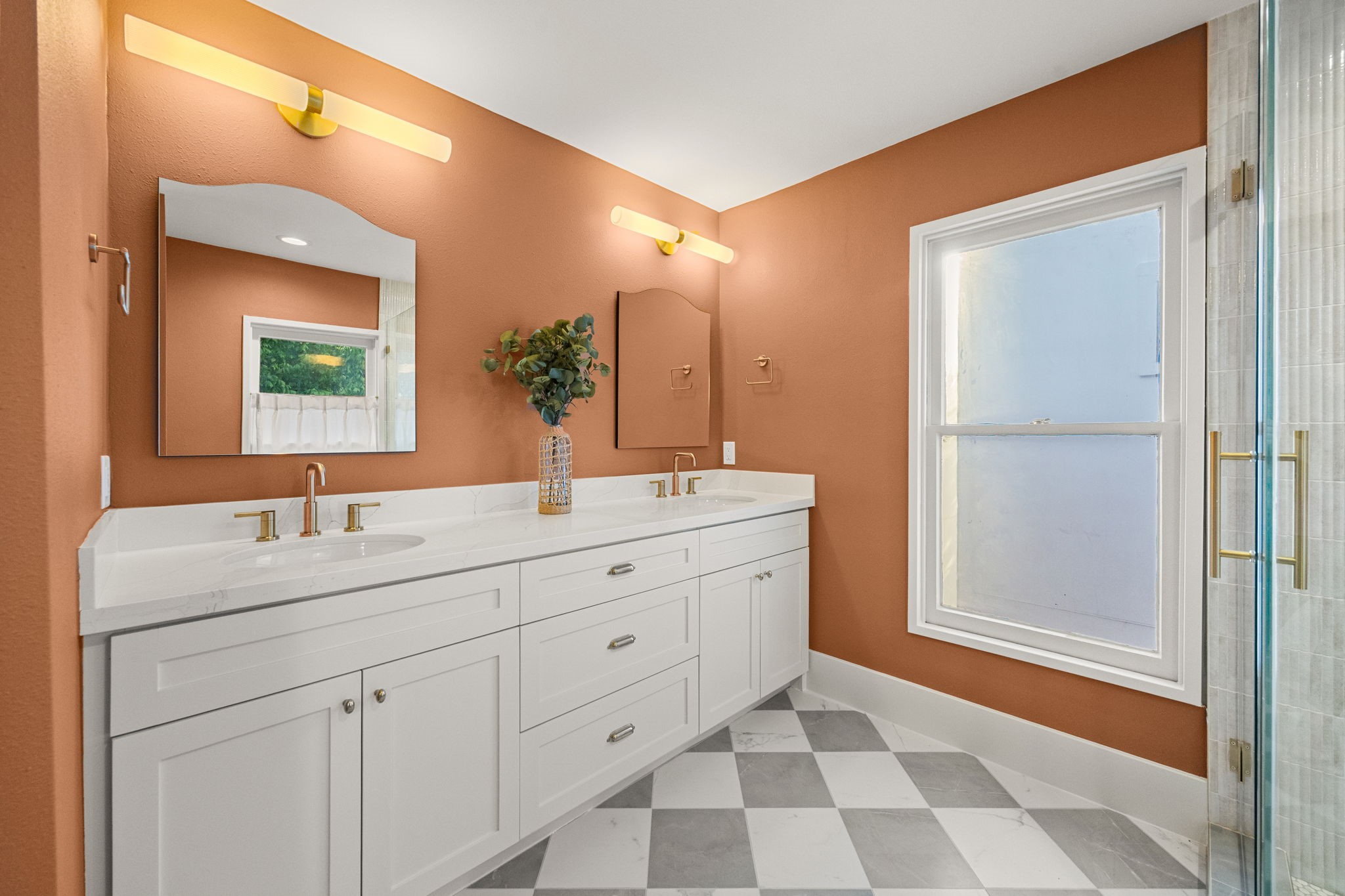 610 Hyde Park Boulevard Property Photo 26