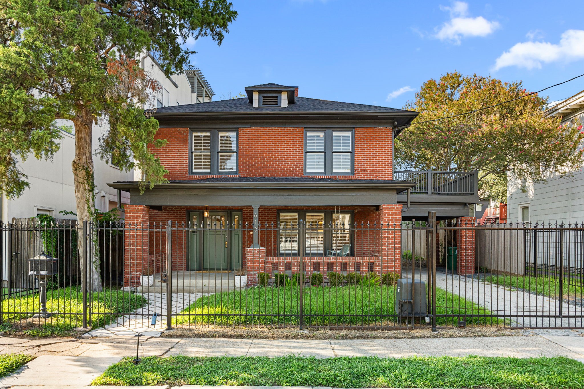 610 Hyde Park Boulevard Property Photo 29