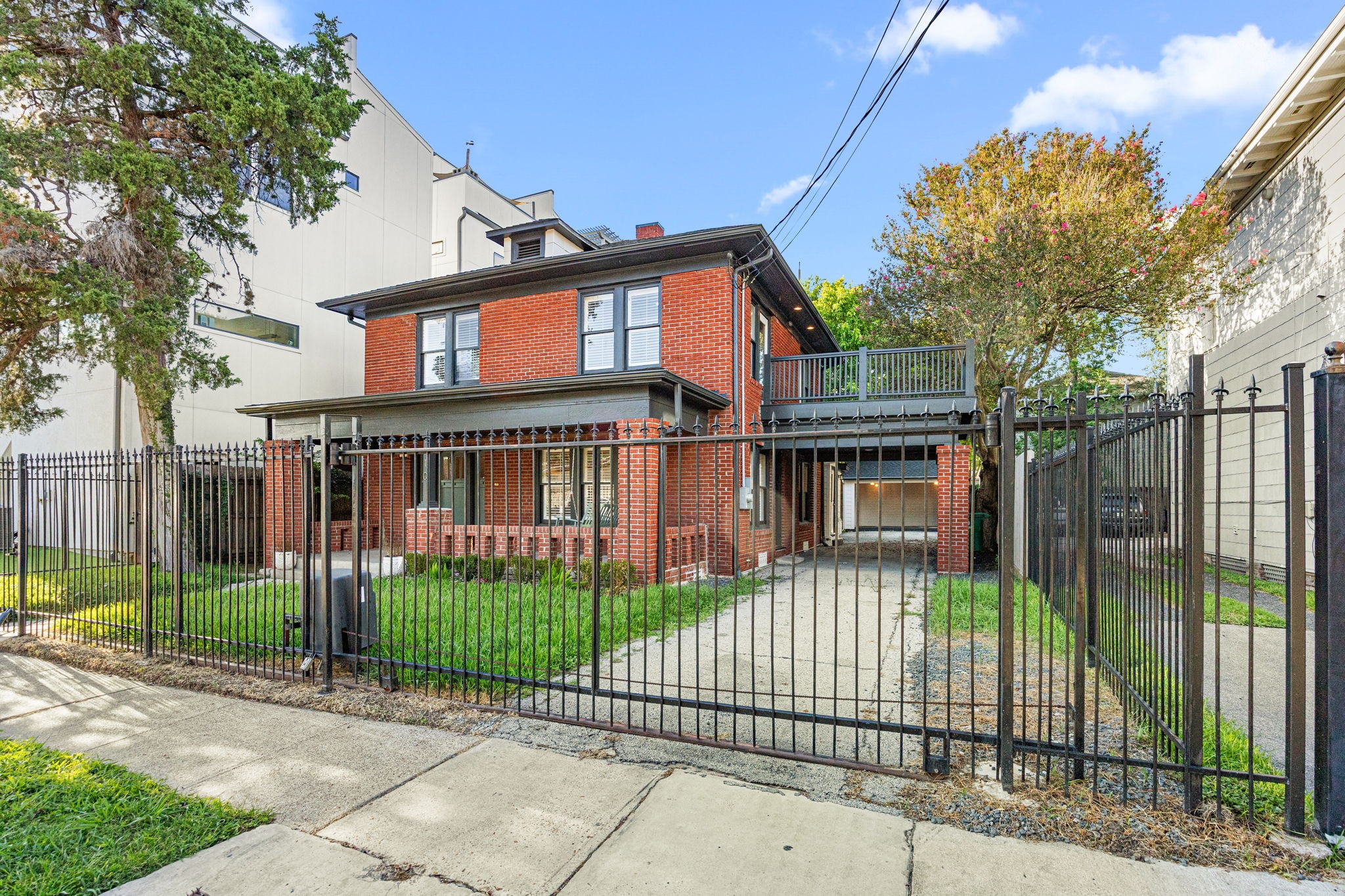 610 Hyde Park Boulevard Property Photo 32