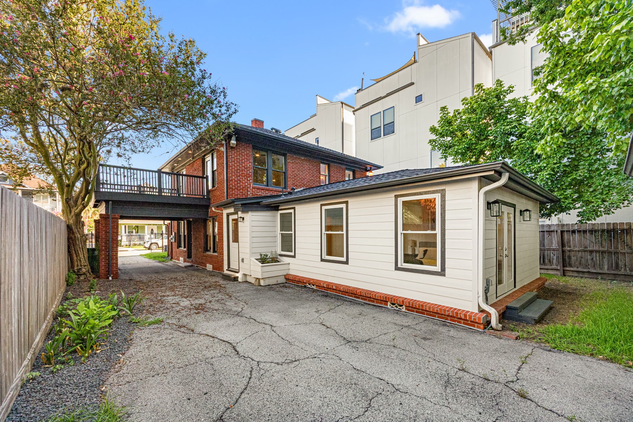 610 Hyde Park Boulevard Property Photo 35