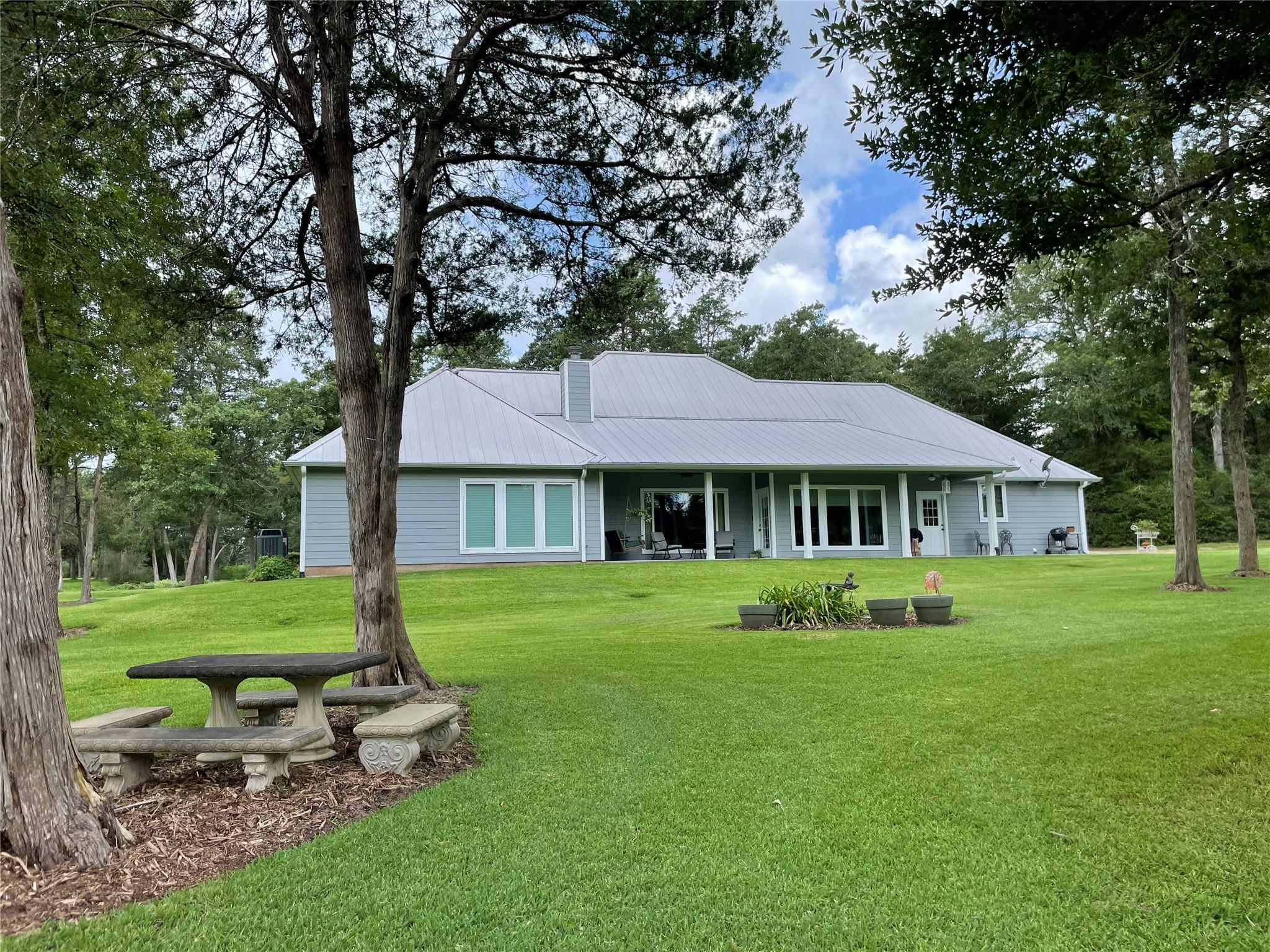 1060 Mentzwood Trail, Alleyton Tx 78935 Property Photo 6