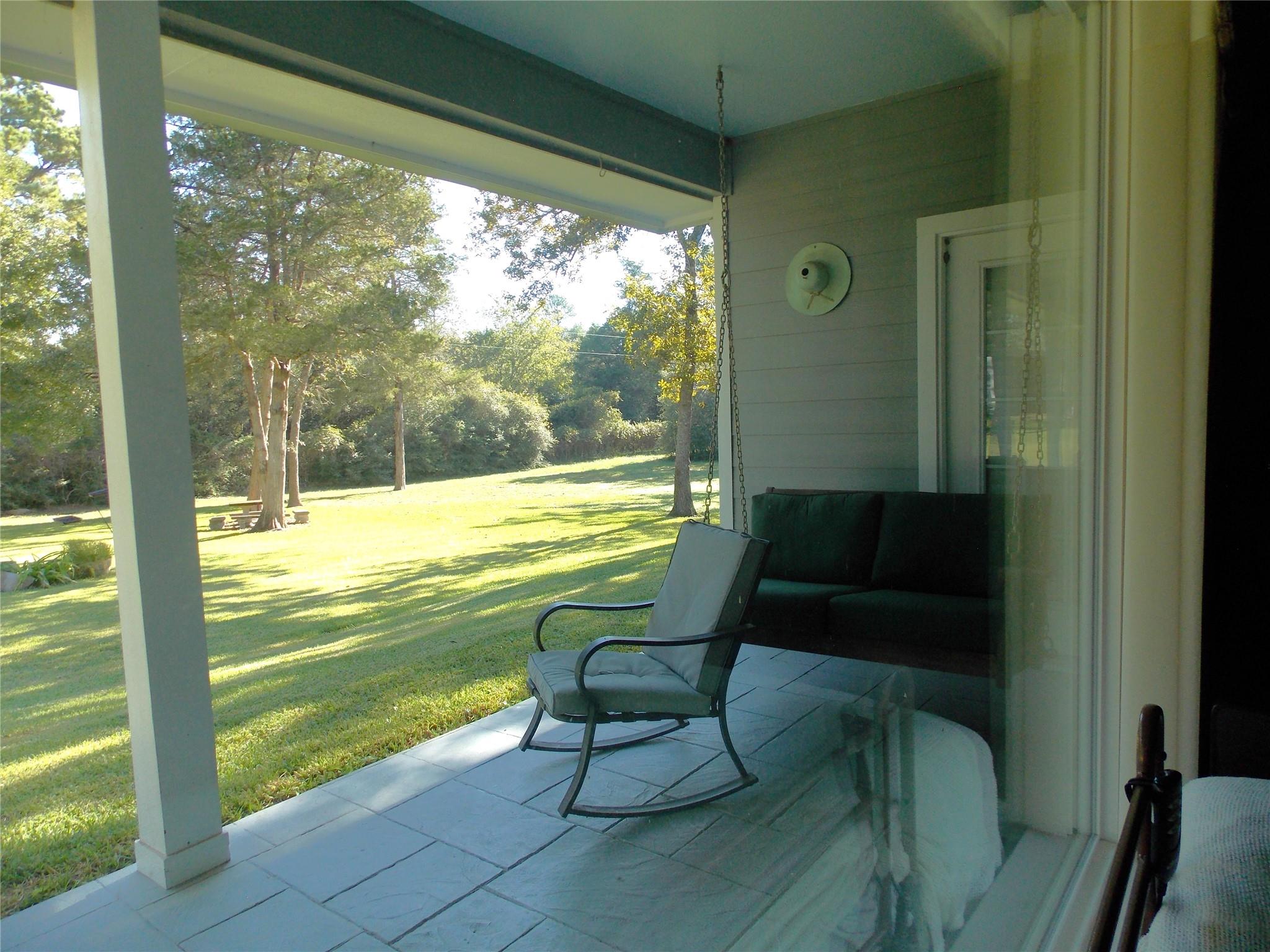 1060 Mentzwood Trail, Alleyton Tx 78935 Property Photo 8