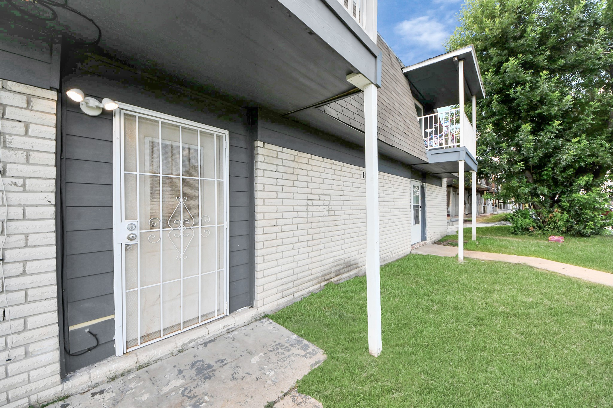 12068 Beechnut Street C Property Photo 8