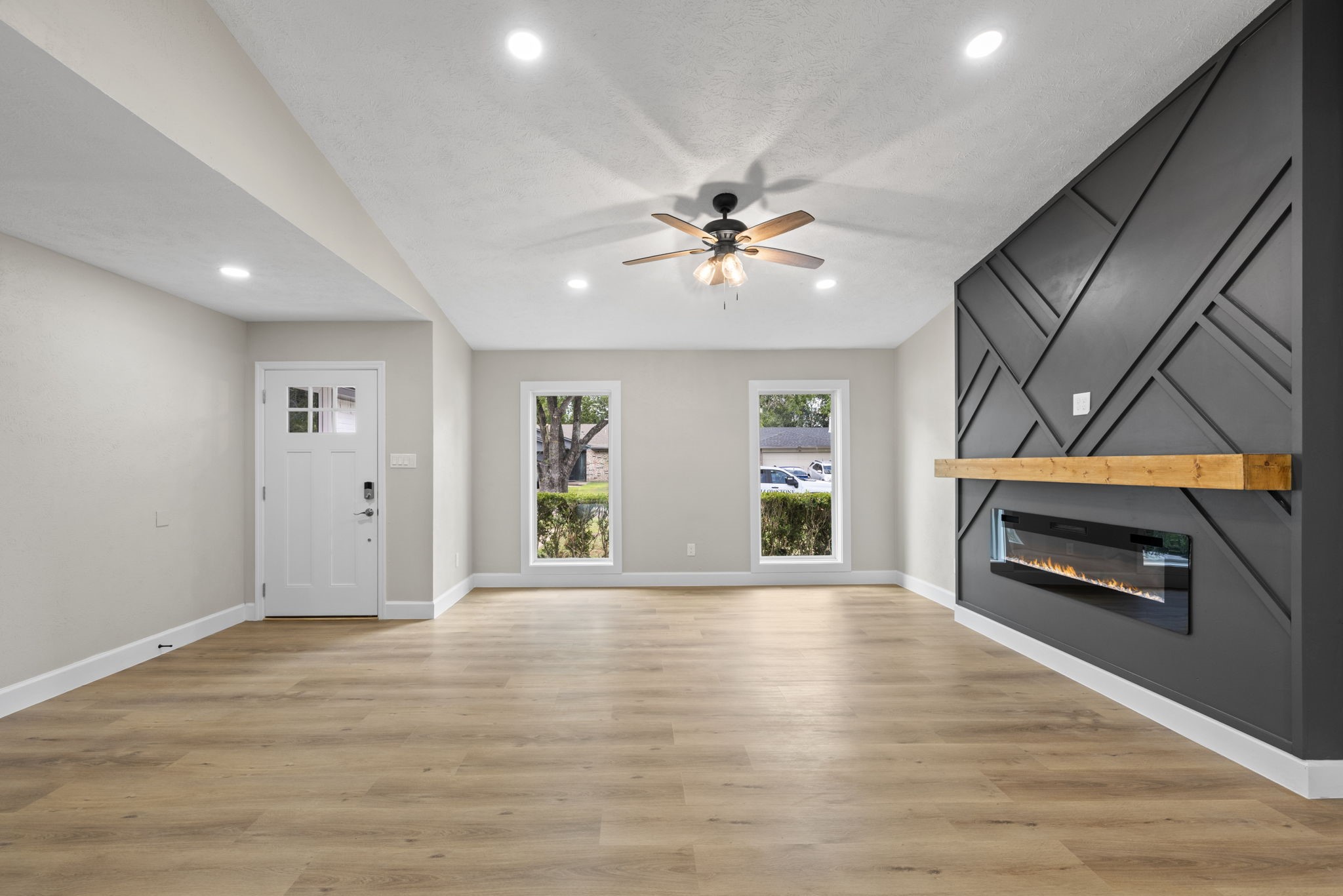 17311 Northern Star Drive Property Photo 6