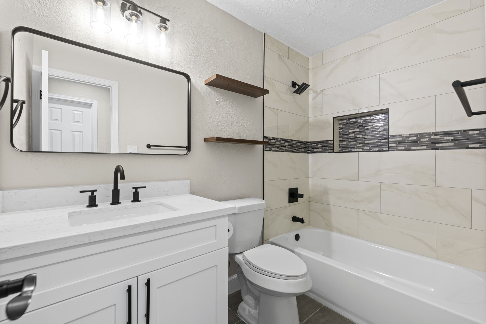 17311 Northern Star Drive Property Photo 17