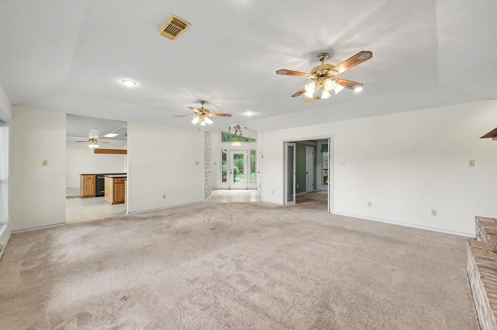 98 Glenheath Property Photo 8