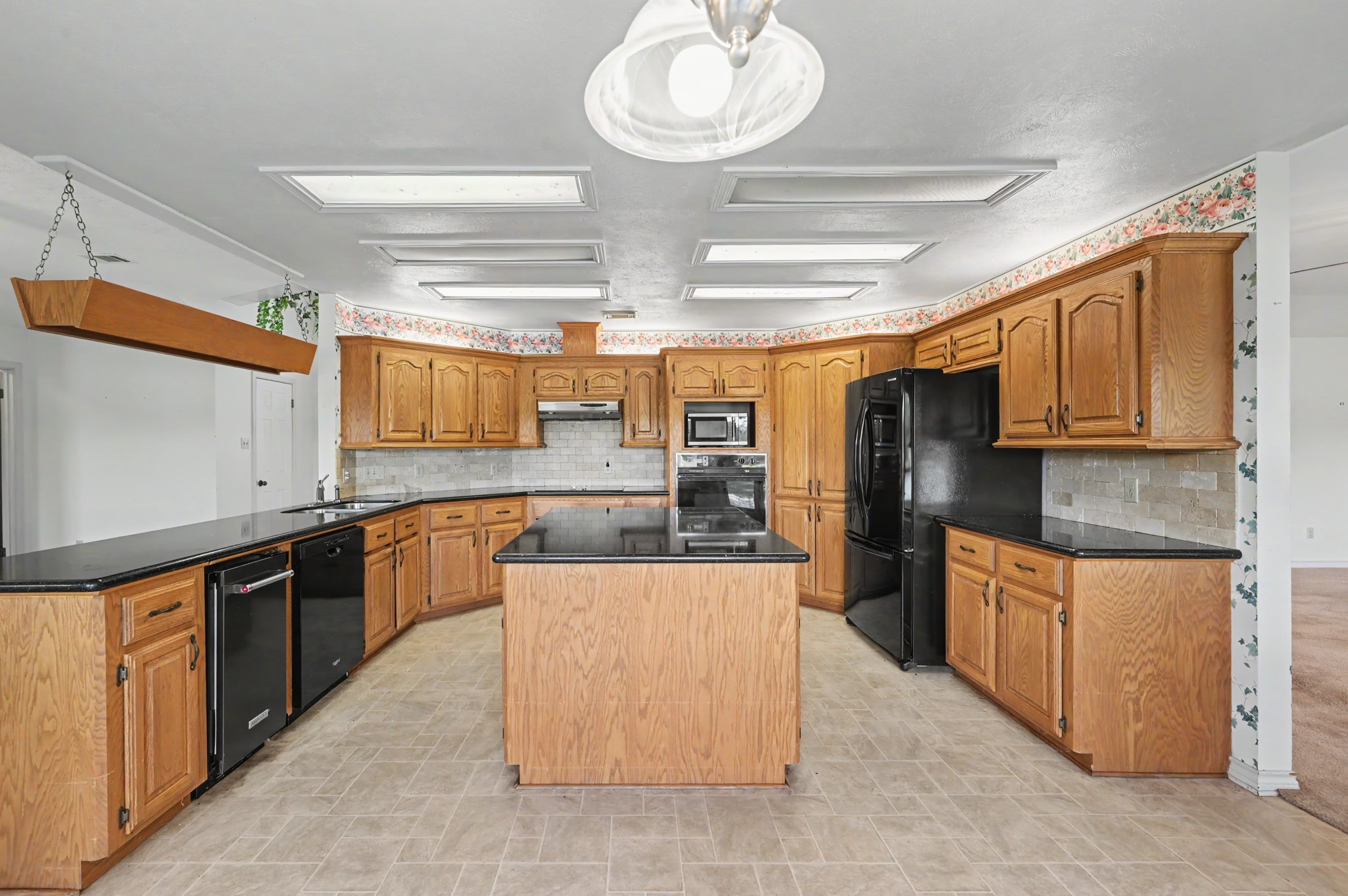 98 Glenheath Property Photo 11